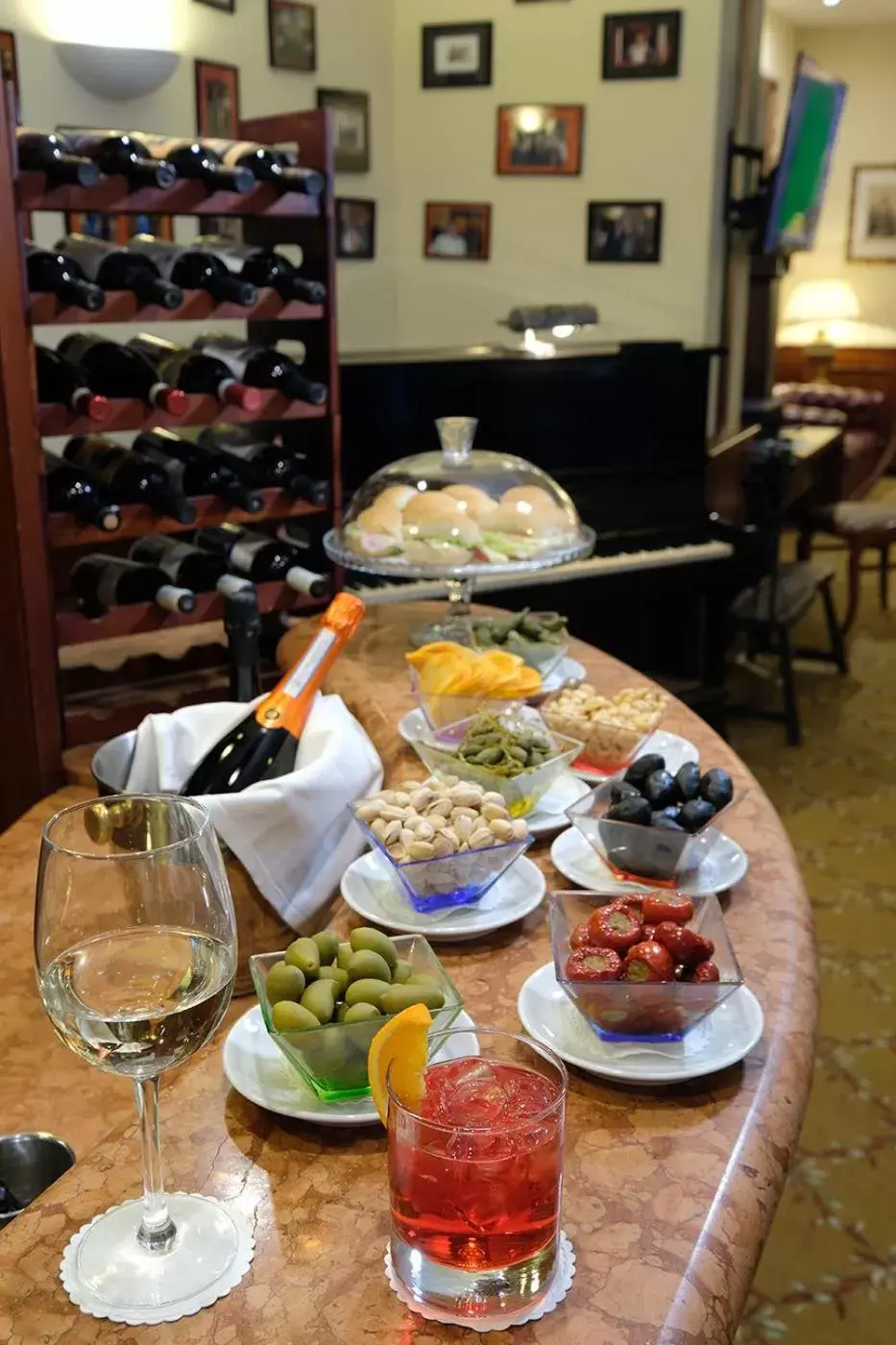 Lounge or bar in Hotel Orologio Lounge or bar in Hotel Orologio