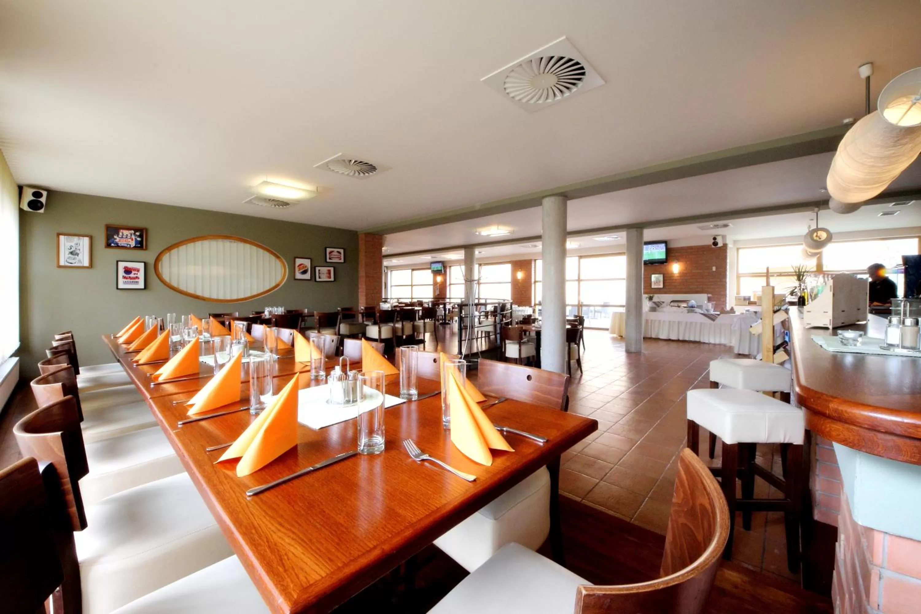 Restaurant/places to eat in Hotel S-centrum