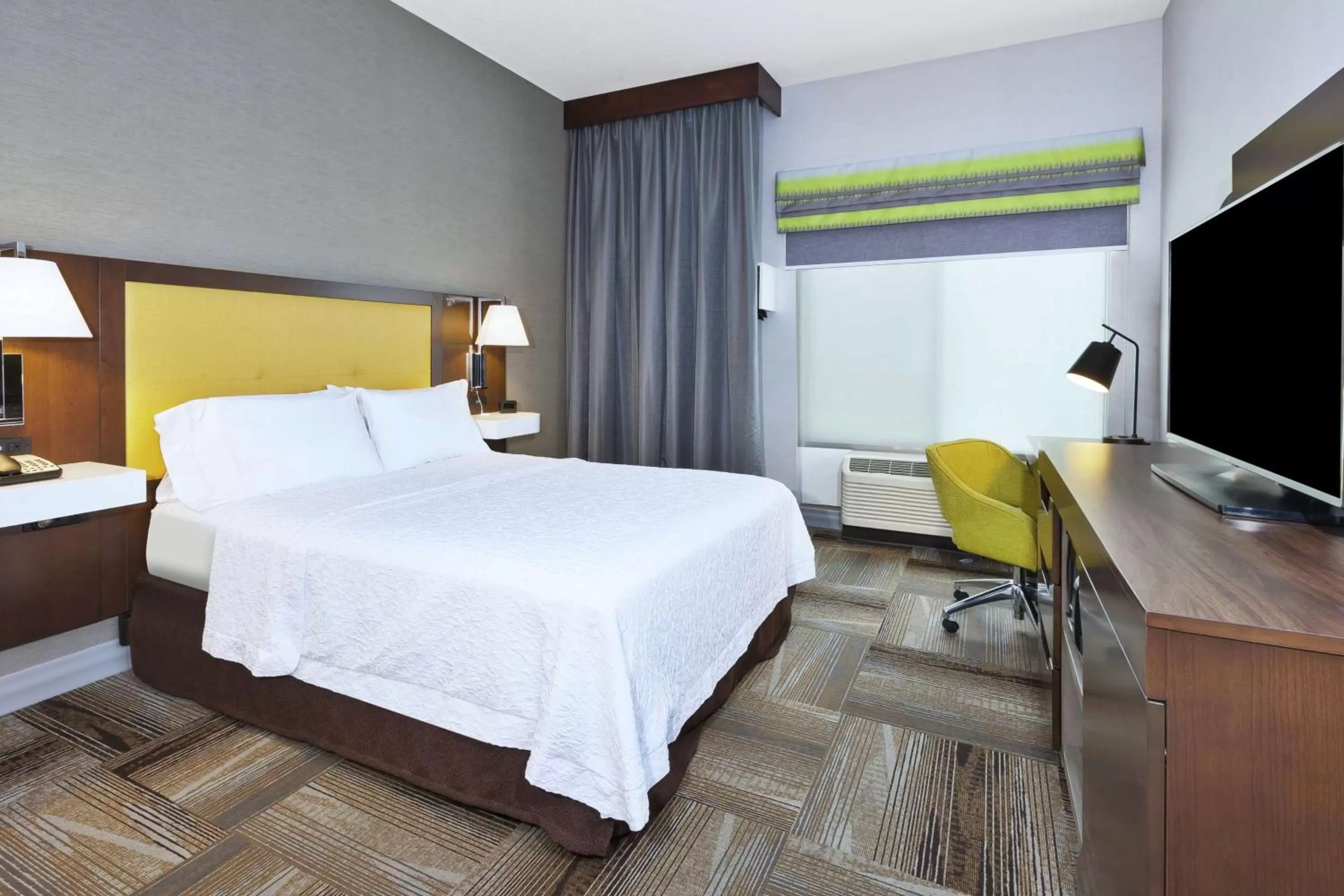 Bedroom, Bed in Hampton Inn Idaho Falls