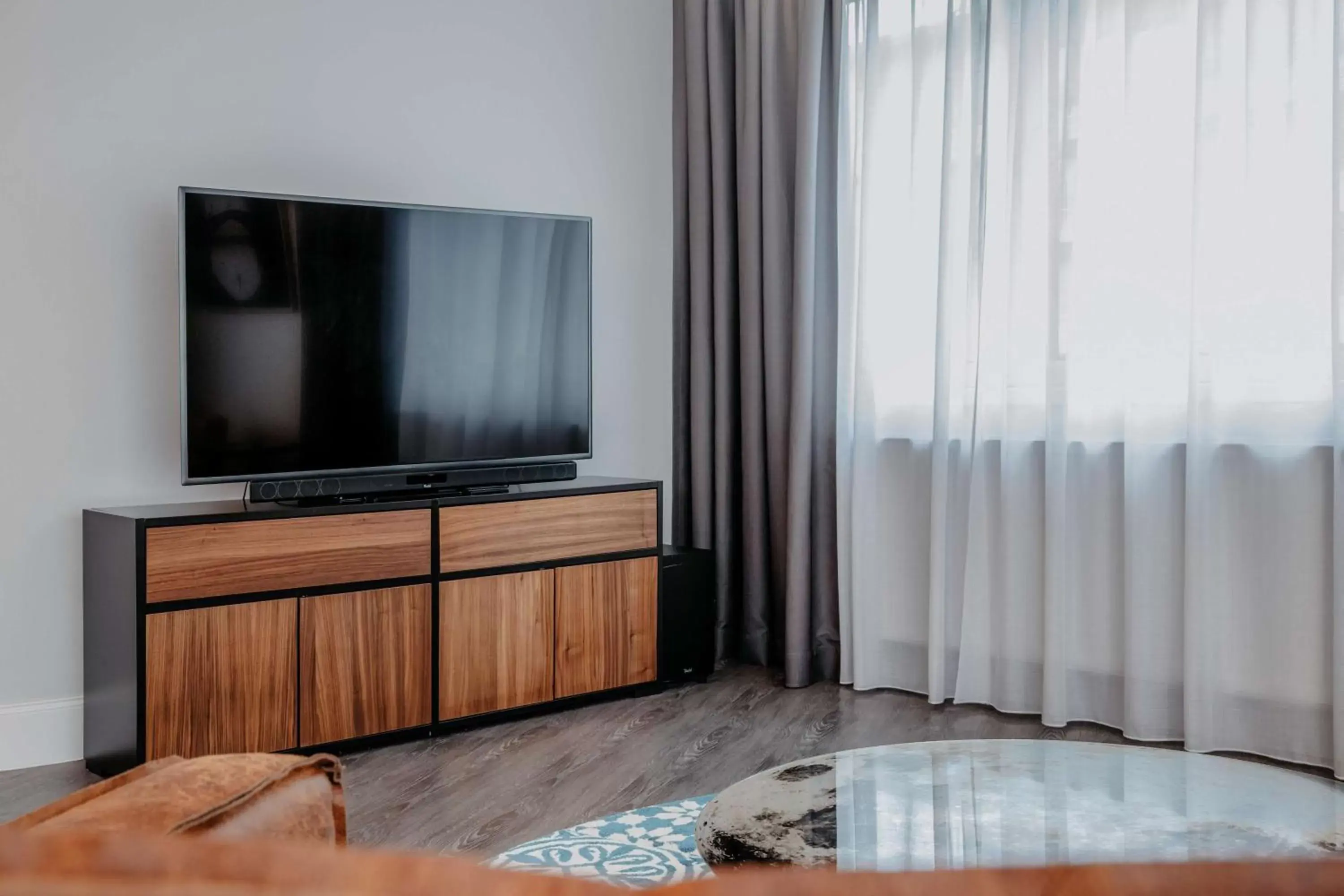 Bedroom, TV/Entertainment Center in Hotel Berlin, Berlin, a member of Radisson Individuals