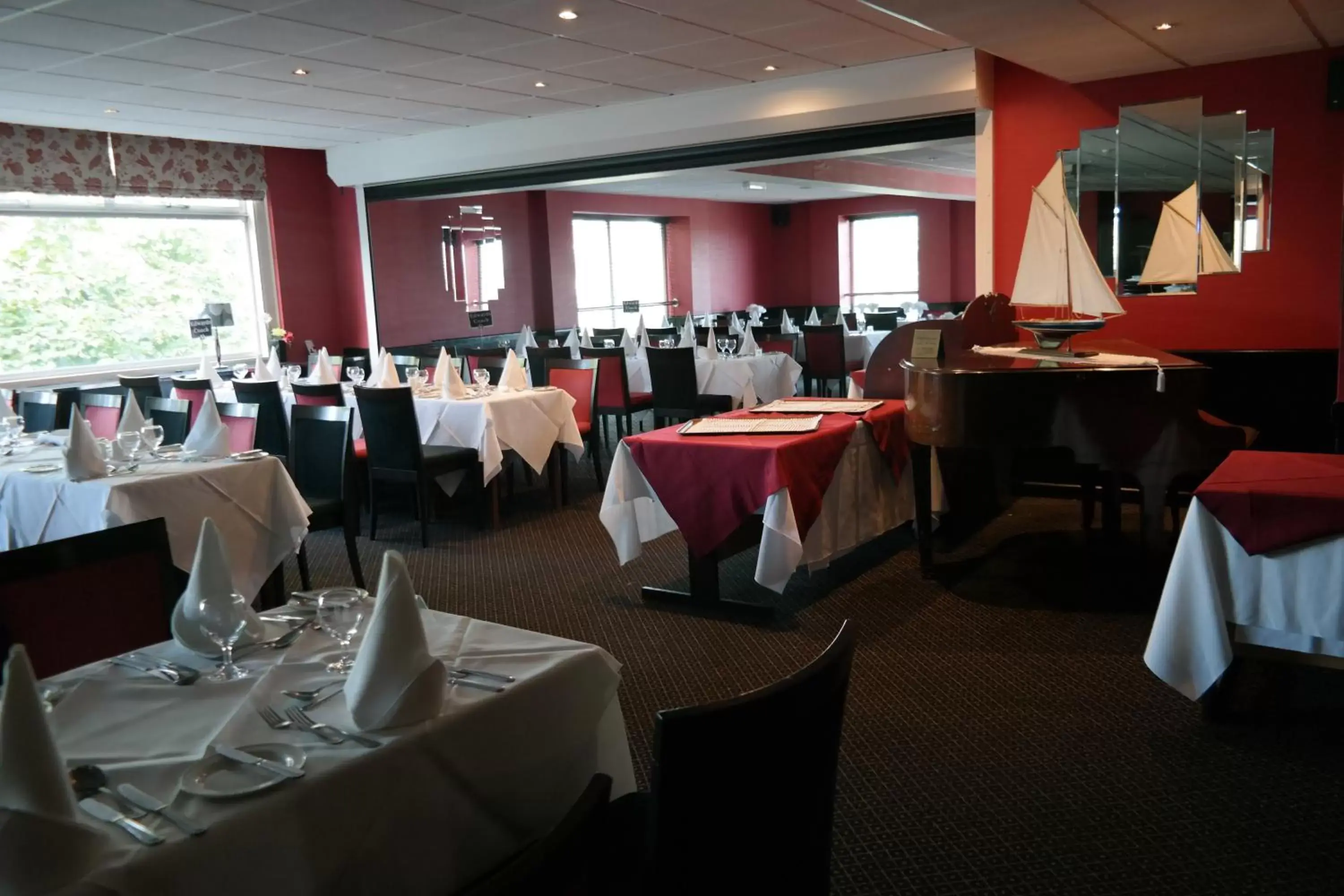 Restaurant/places to eat in Trouville Hotel