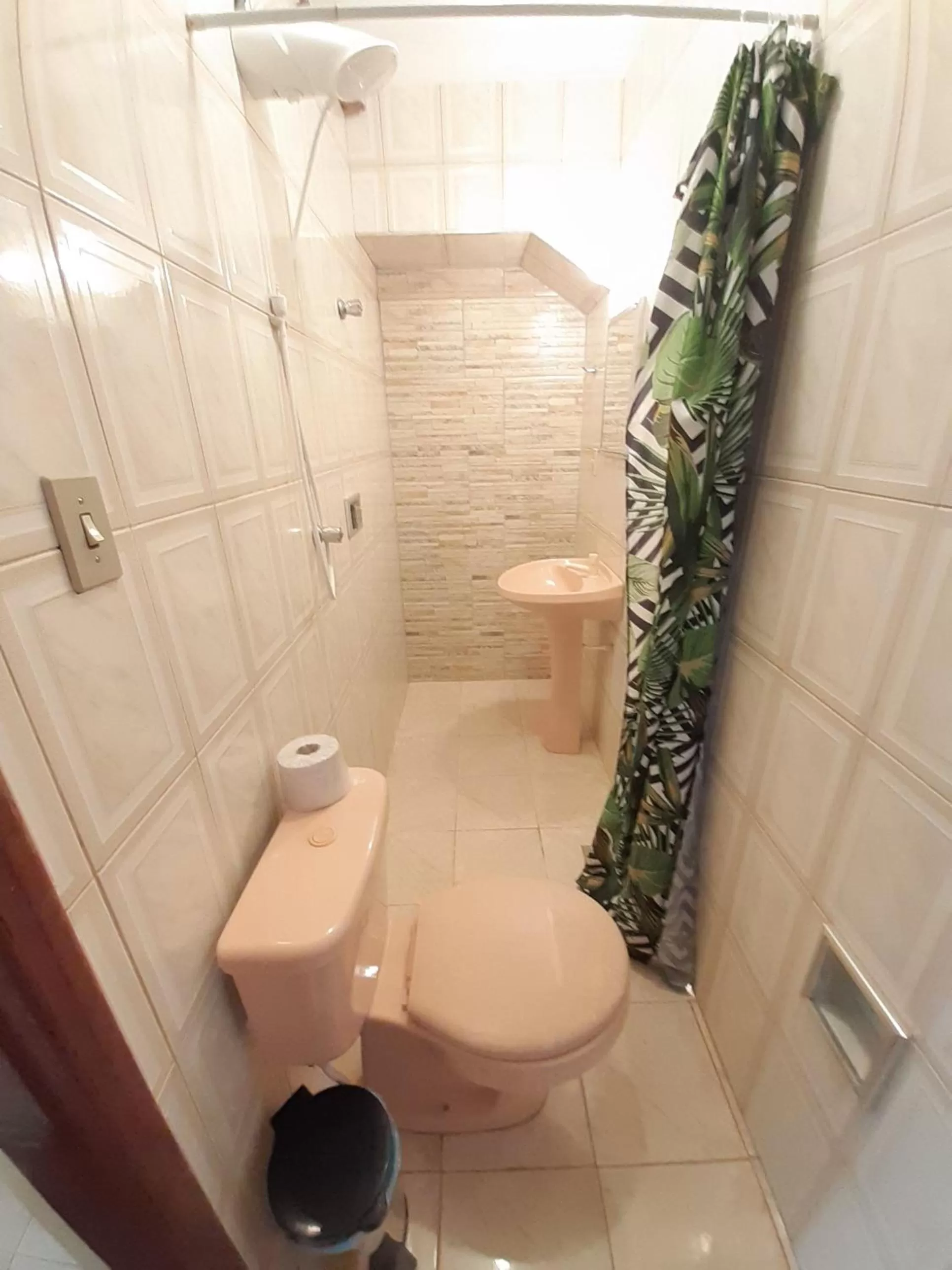 Toilet in Pousada Reino Encantado - São Thomé das Letras - Minas Gerais