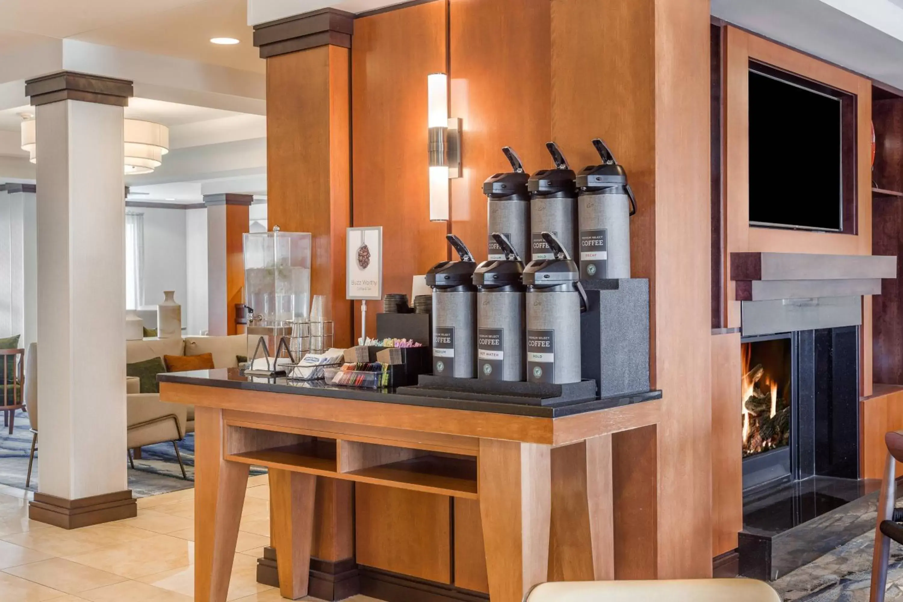 Restaurant/places to eat in Fairfield Inn and Suites by Marriott Madison East