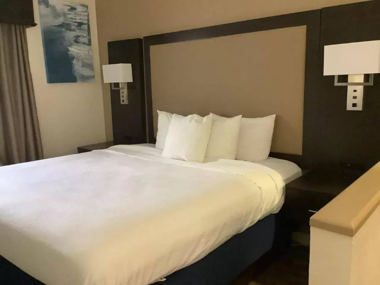 Bed in Best Western Plus Madison