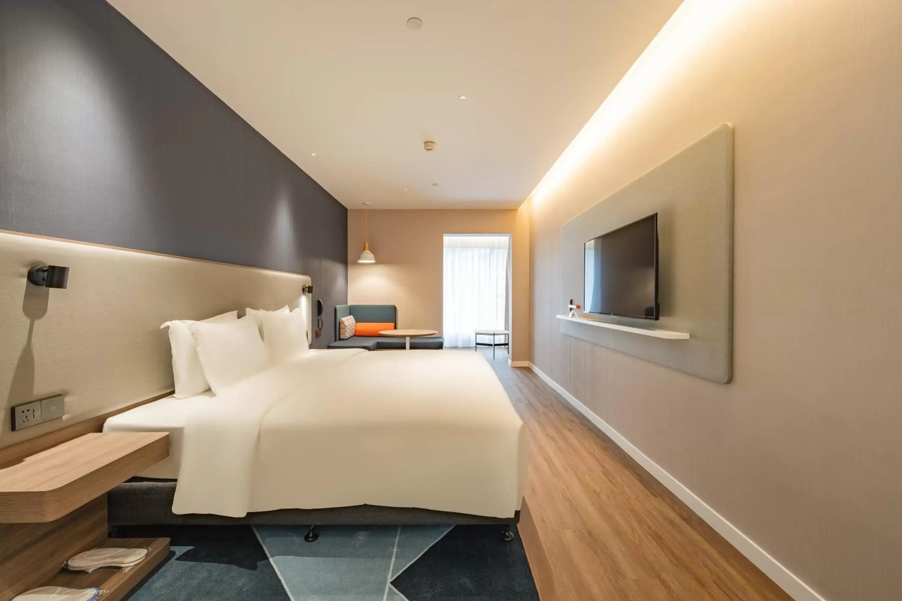 Bed in Holiday Inn Express Shanghai Expo Centre, an IHG Hotel