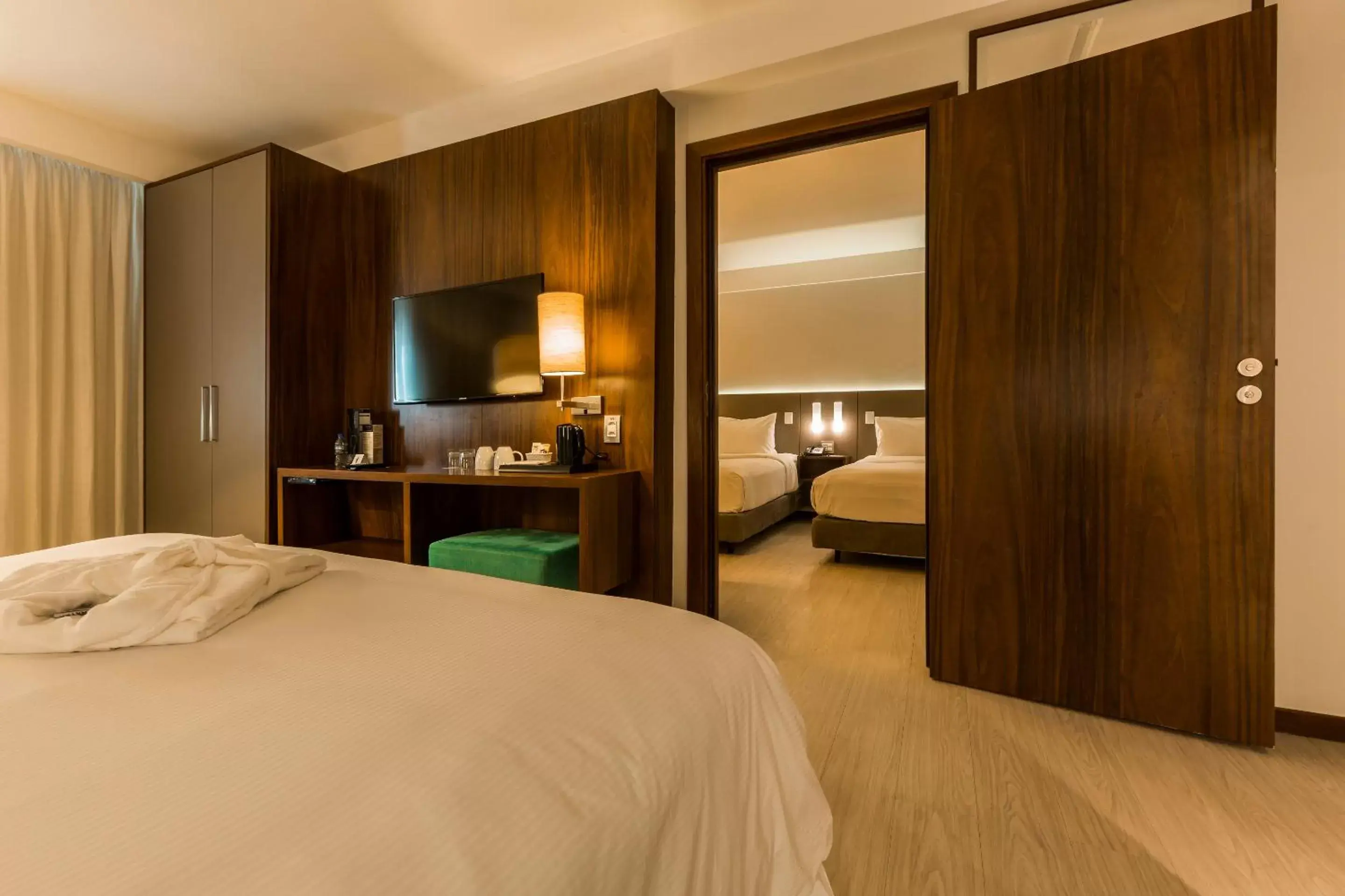 Bedroom, Bed in Bugan Recife Boa Viagem Hotel - by Atlantica