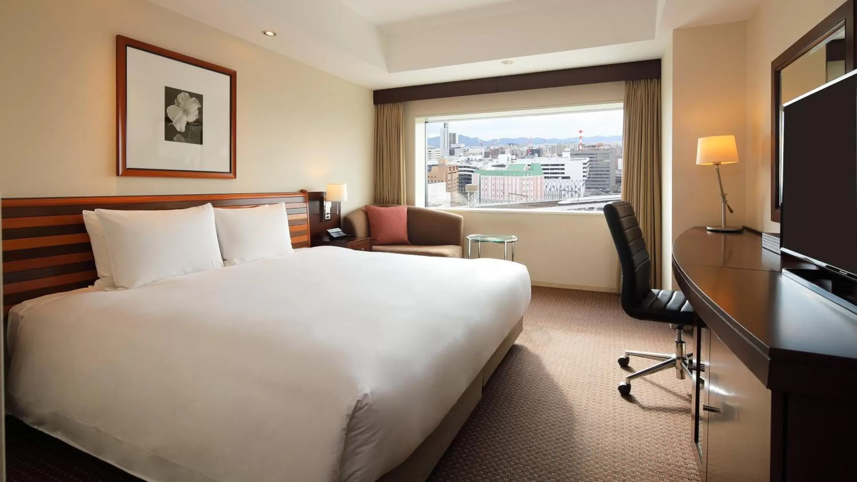 Photo of the whole room, Bed in ANA Crowne Plaza Okayama, an IHG Hotel