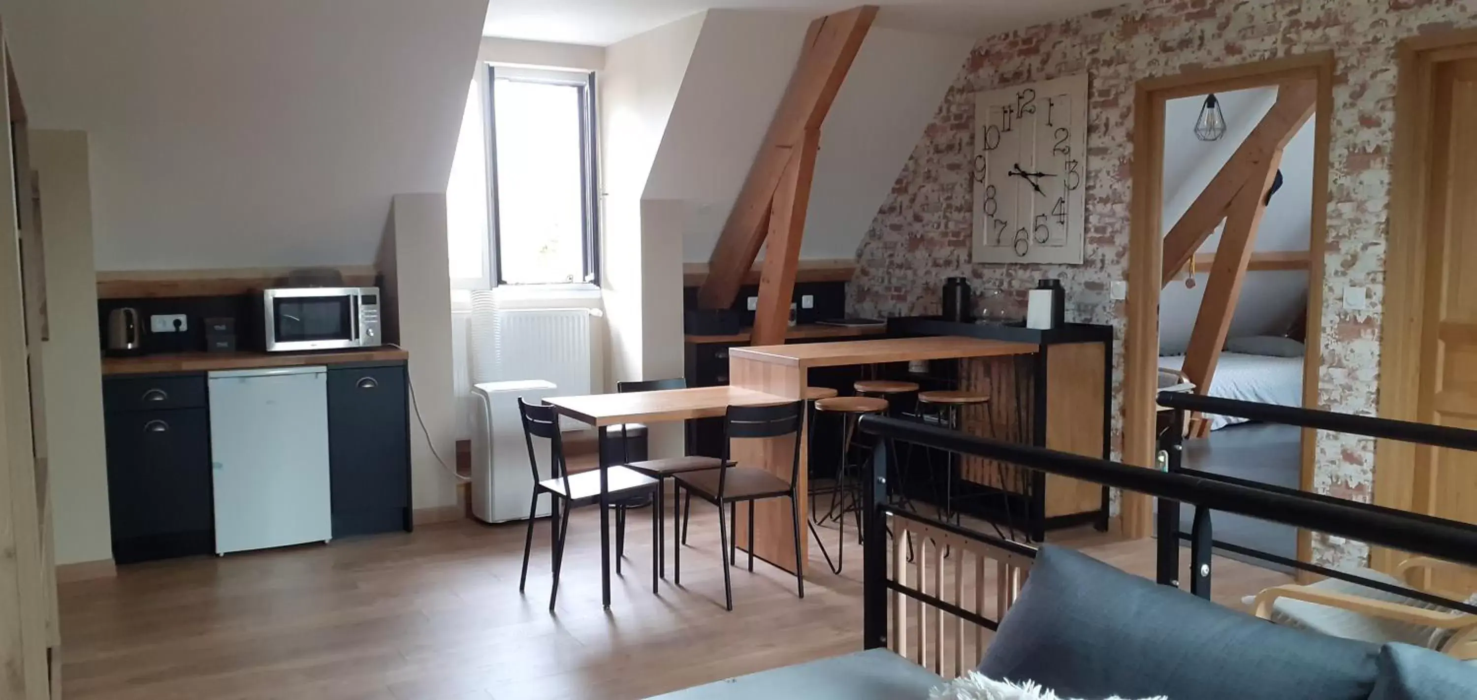 Dining area, Kitchen/Kitchenette in Au P'tit Versailles