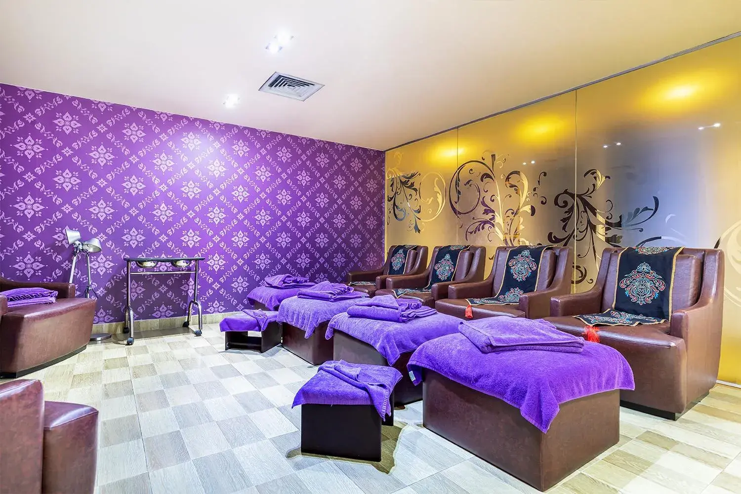 Spa and wellness centre/facilities in Dhaka Regency Hotel & Resort