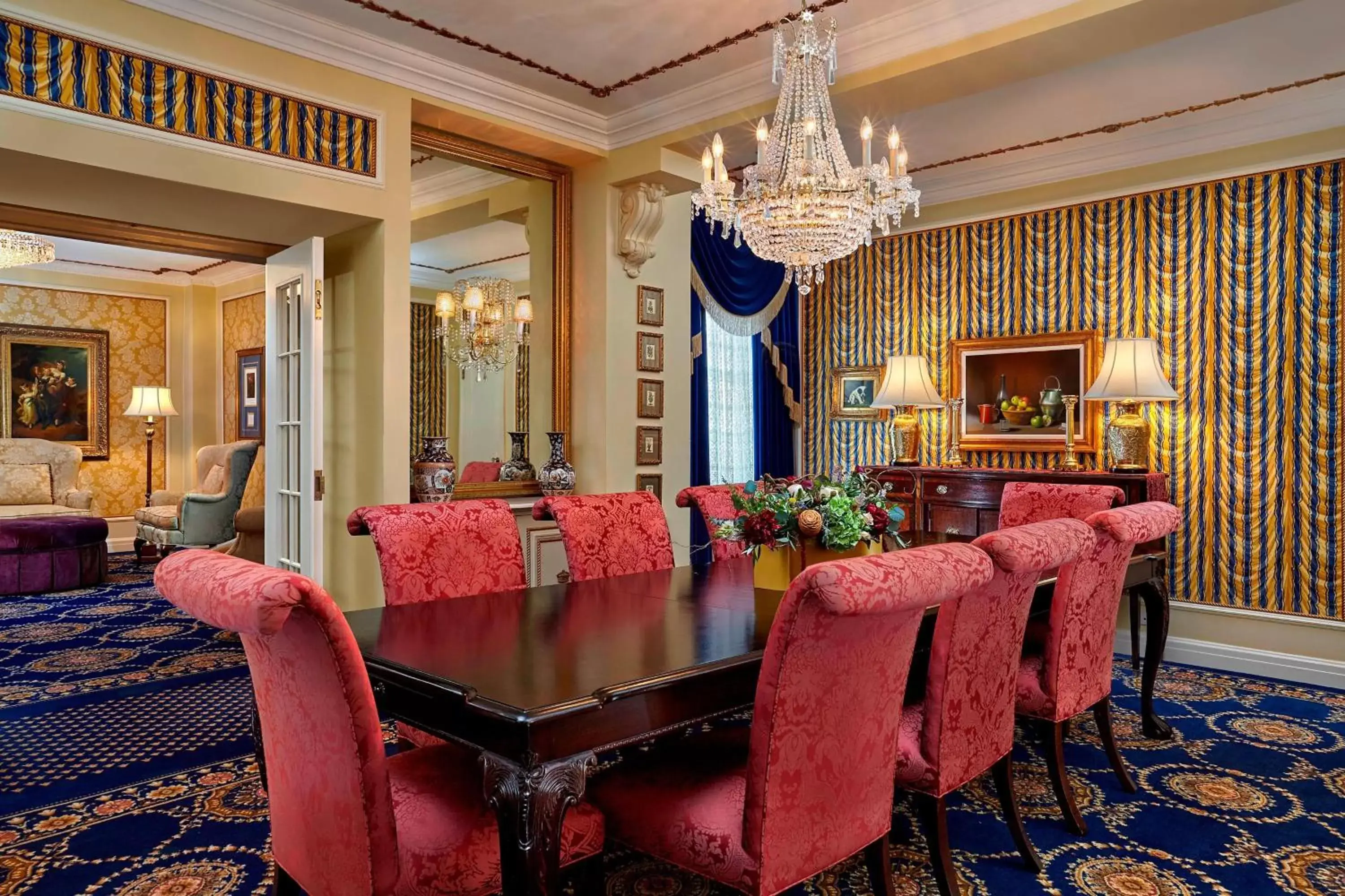 Photo of the whole room, Dining Area in The Hotel Saskatchewan, Autograph Collection