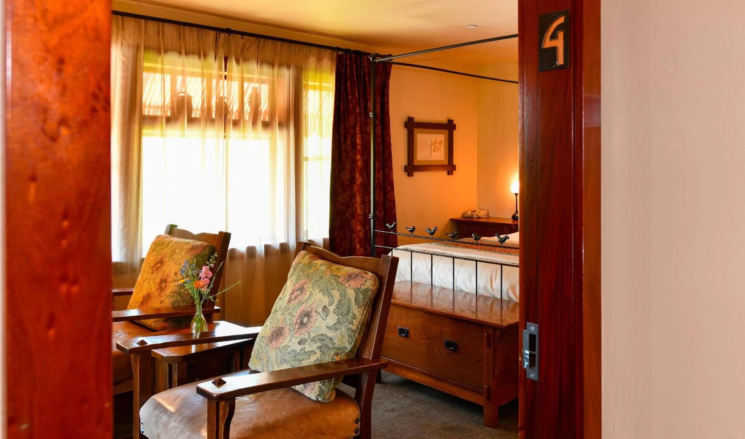 Bedroom, Bed in Blackbird Inn