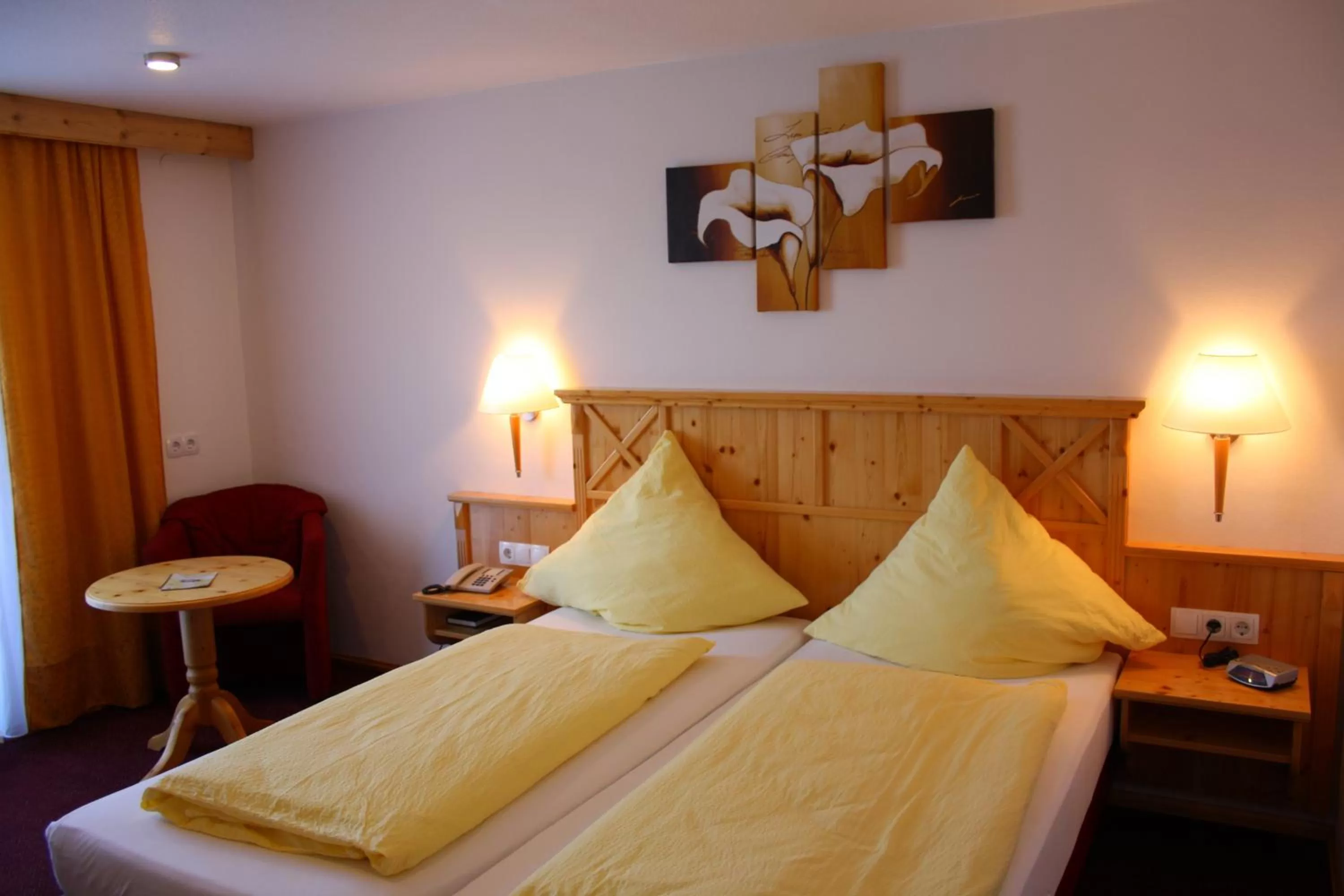 Photo of the whole room, Bed in Hotel-Landgasthof Ploss