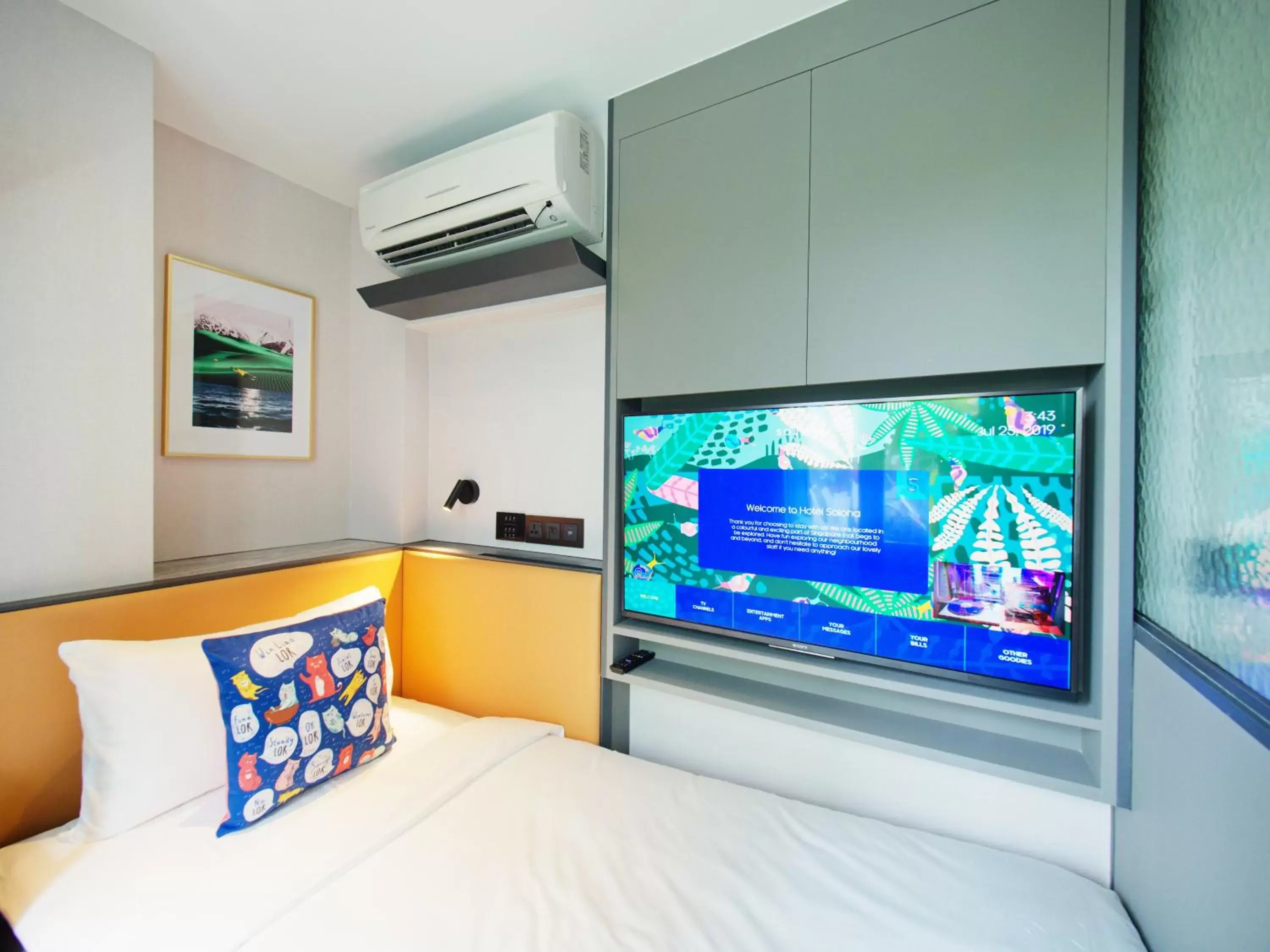 Bedroom, TV/Entertainment Center in Hotel Soloha at Chinatown