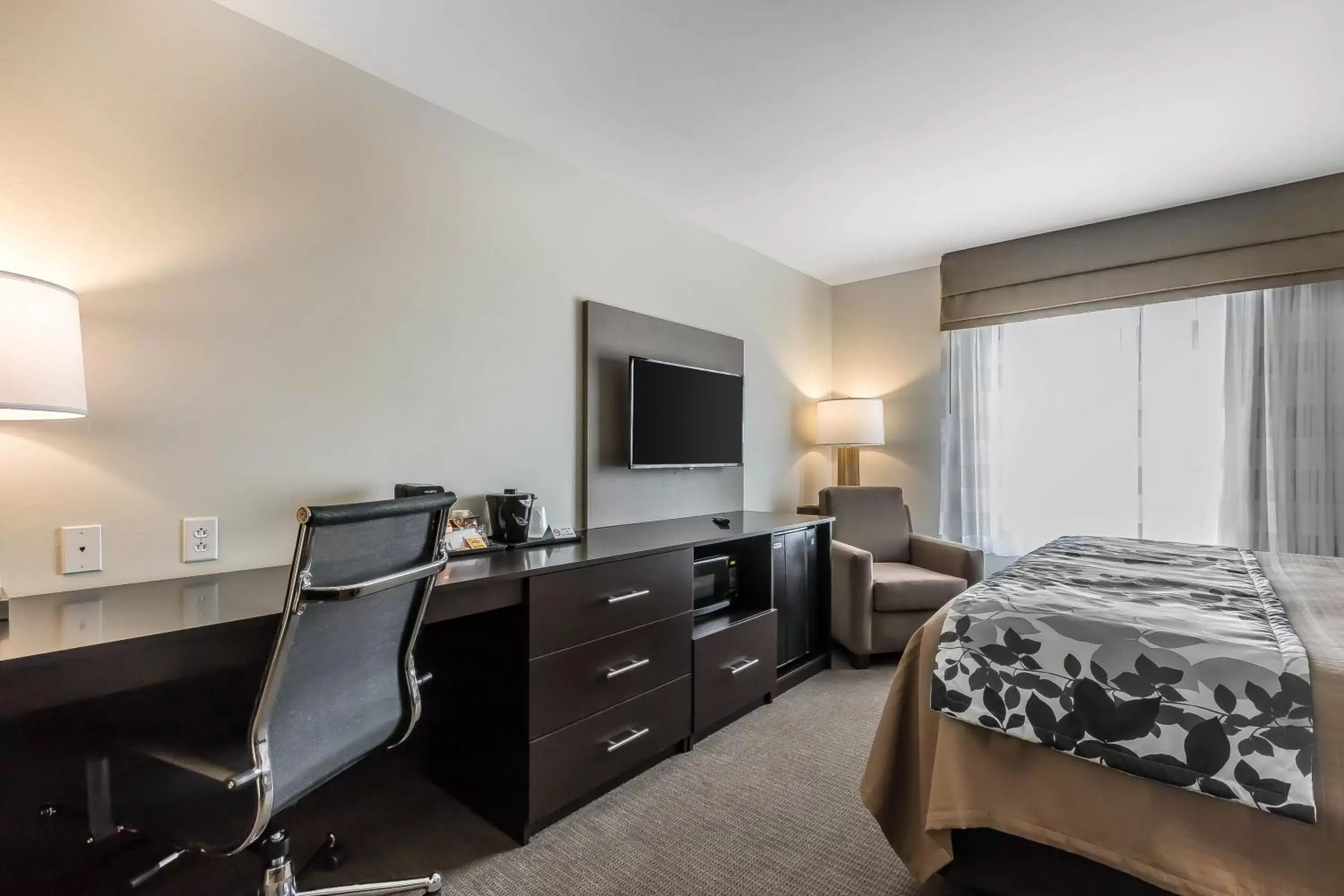 Seating area, Room Photo in Sleep Inn & Suites O'Fallon MO - Technology Drive
