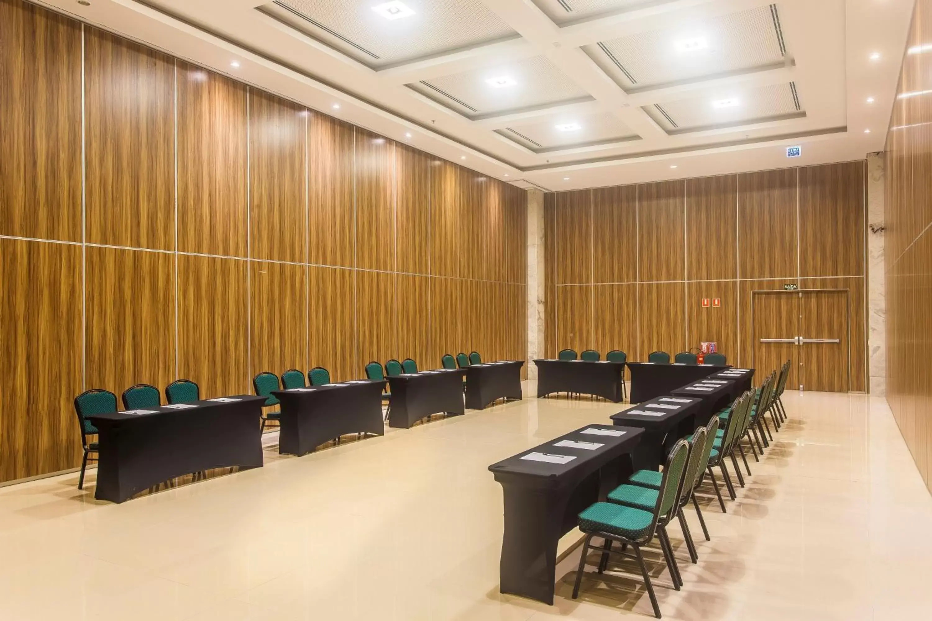 Meeting/conference room in Holiday Inn Natal, an IHG Hotel