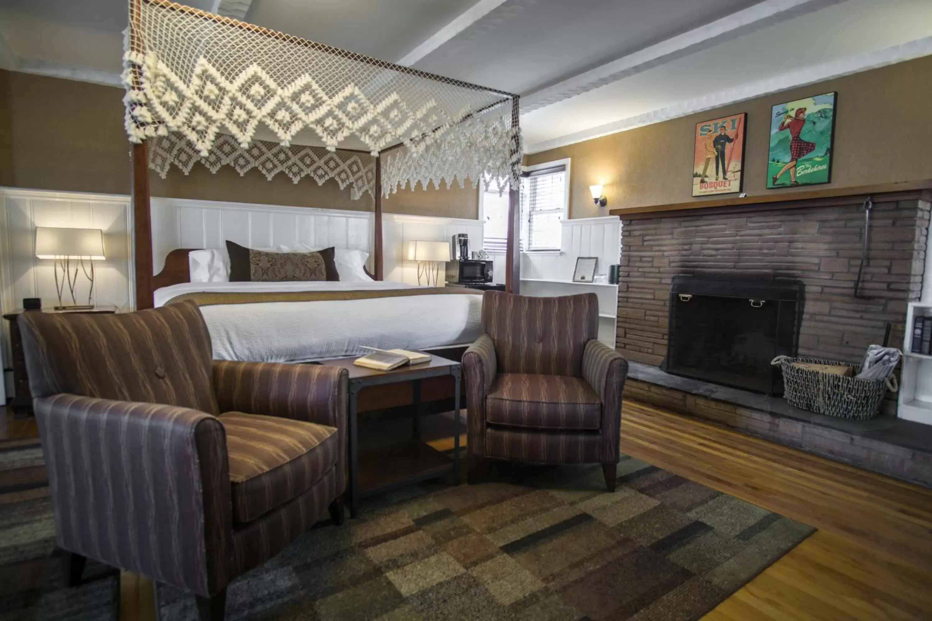 Superior King Room with Jetted Tub - Non-Smoking- No Children allowed in The Yankee, Trademark Collection by Wyndham Superior King Room with Jetted Tub - Non-Smoking- No Children allowed in The Yankee, Trademark Collection by Wyndham