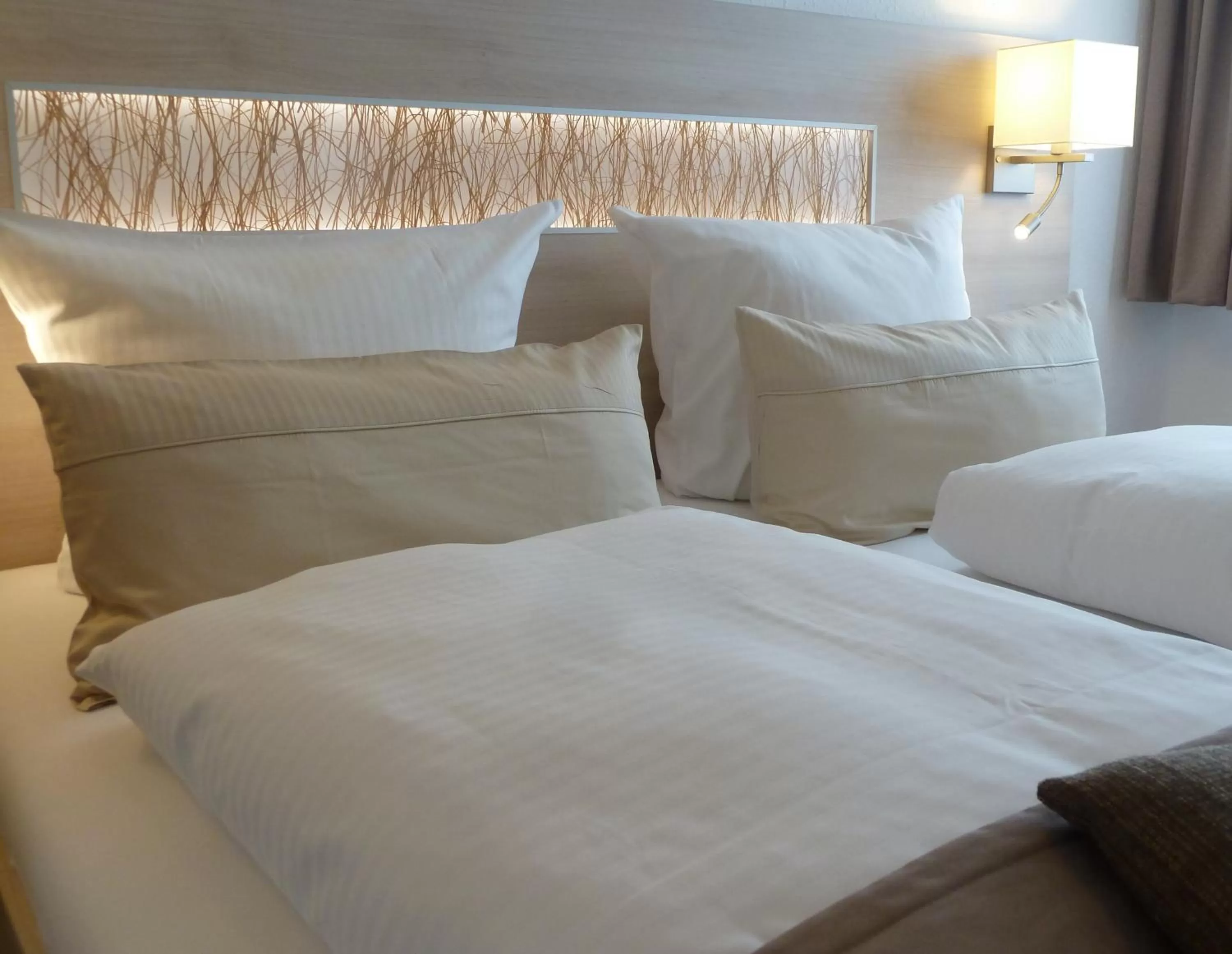 Decorative detail, Bed in Hotel-Restaurant Goldenstedt