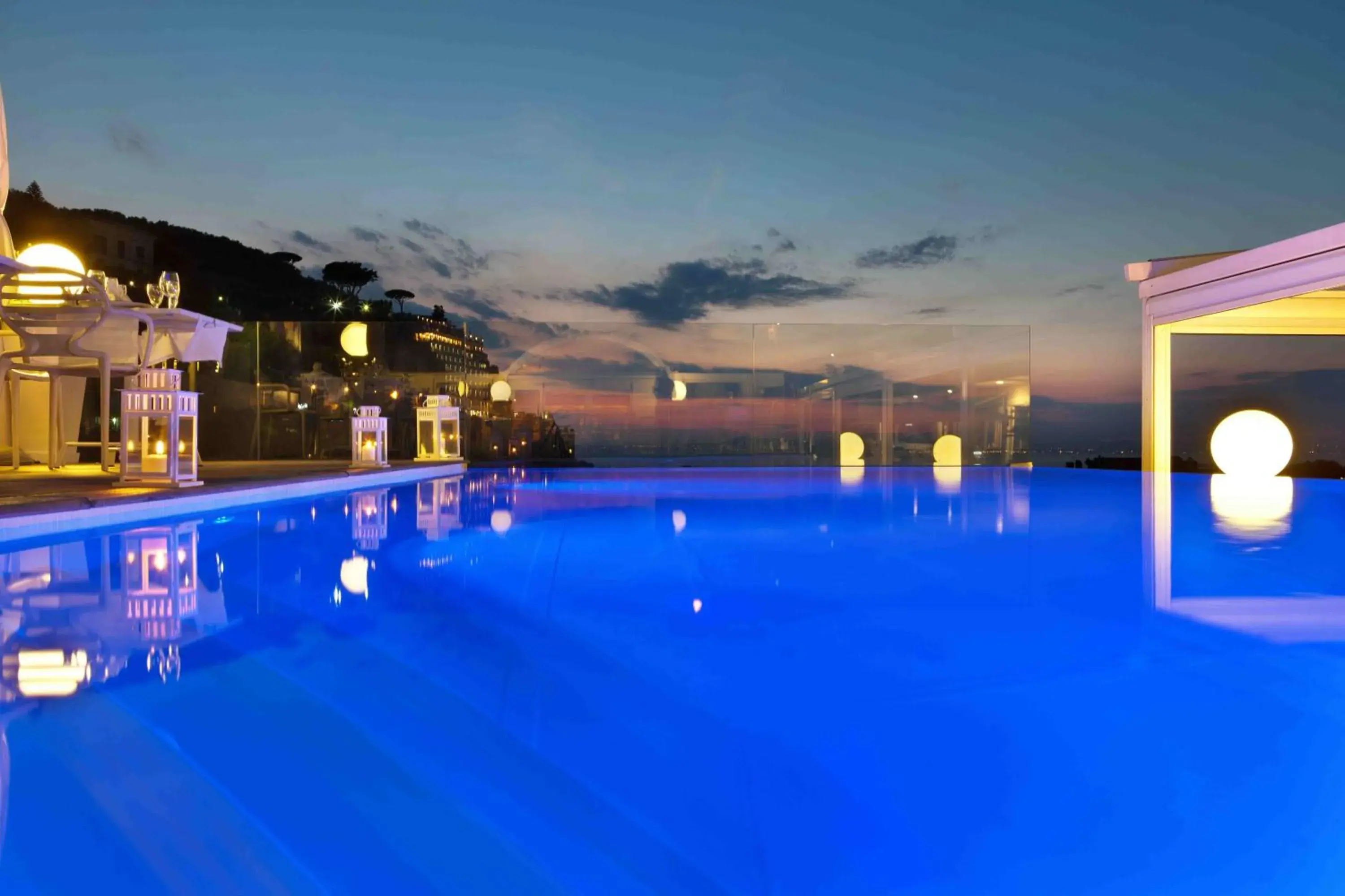 Swimming pool in Hotel Rivage Swimming pool in Hotel Rivage