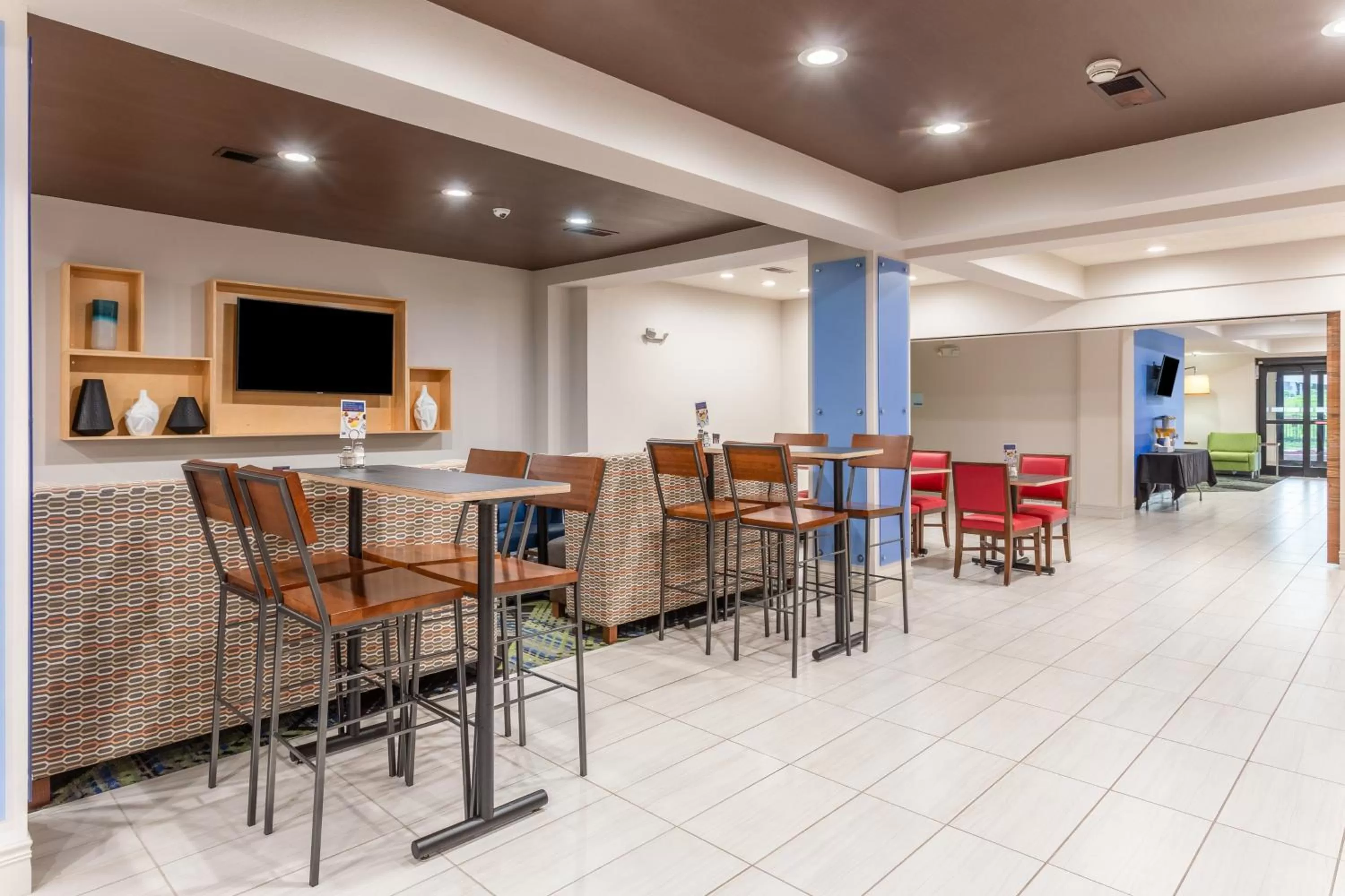 Breakfast in Holiday Inn Express &amp; Suites O&#x27;Fallon-Shiloh by IHG
