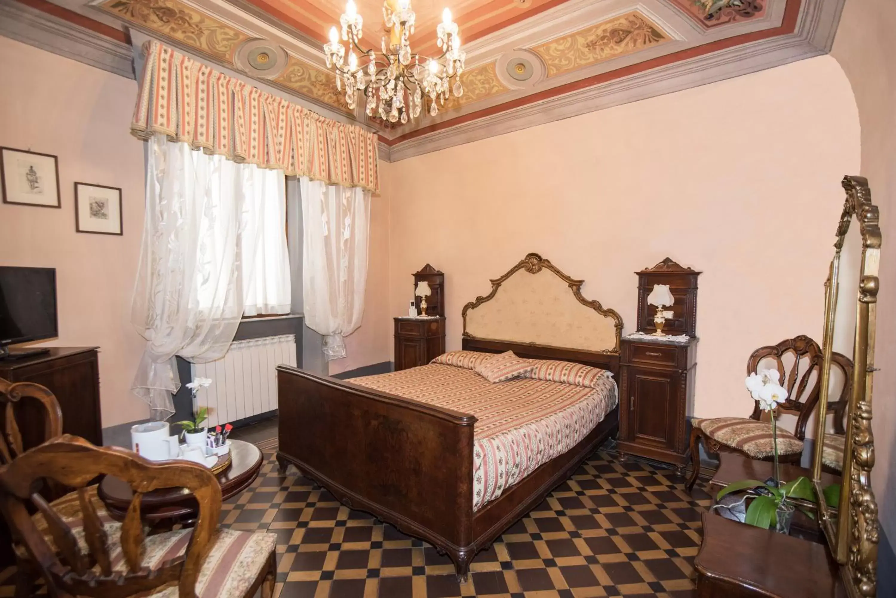 Photo of the whole room, Bed in Relais Centro Storico