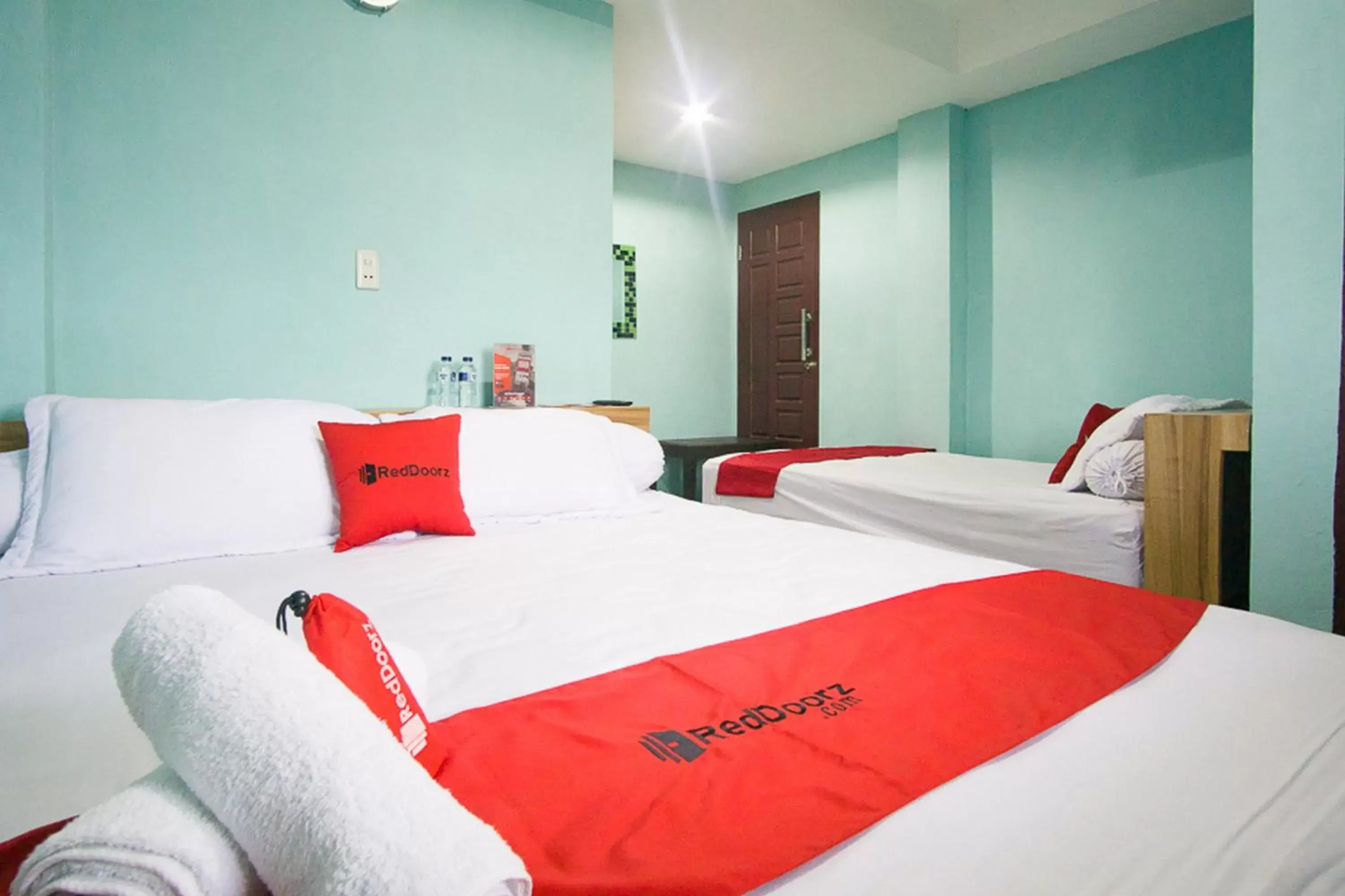 Bed in RedDoorz near Mikie Holiday Funland Berastagi