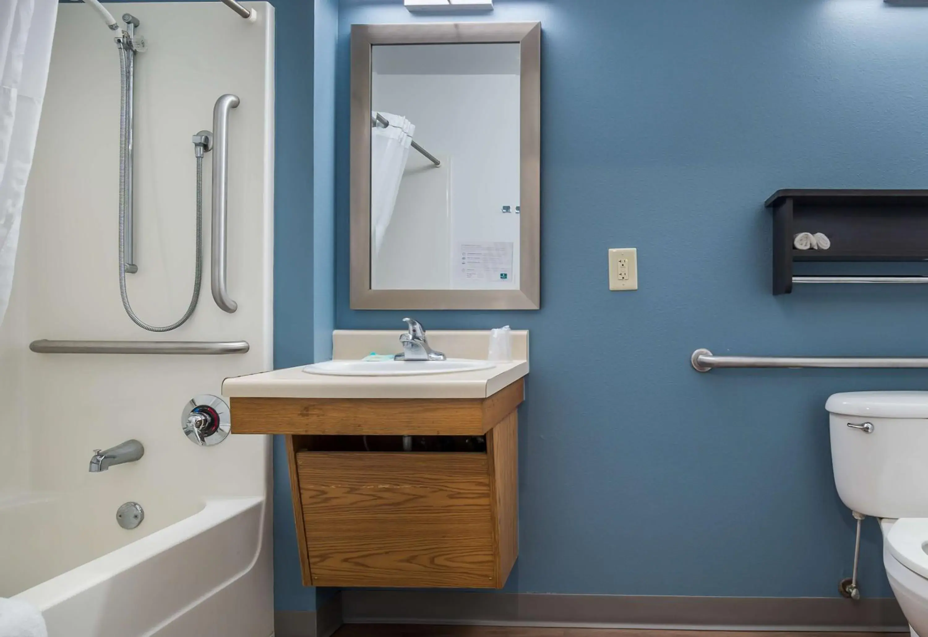 Bathroom in Extended Stay America Select Suites - Fort Myers