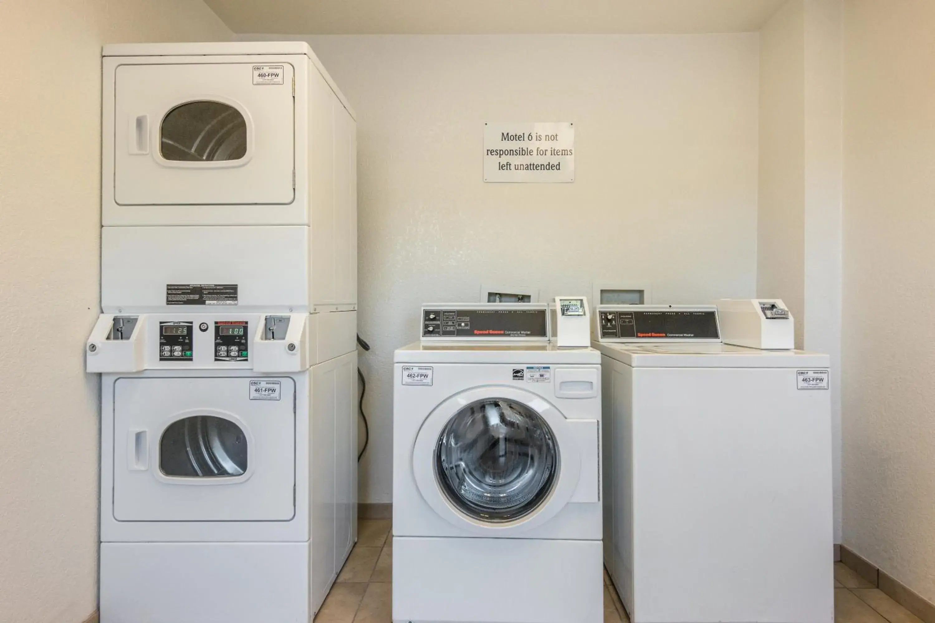 washing machine, Kitchen/Kitchenette in Motel 6-Longview, TX