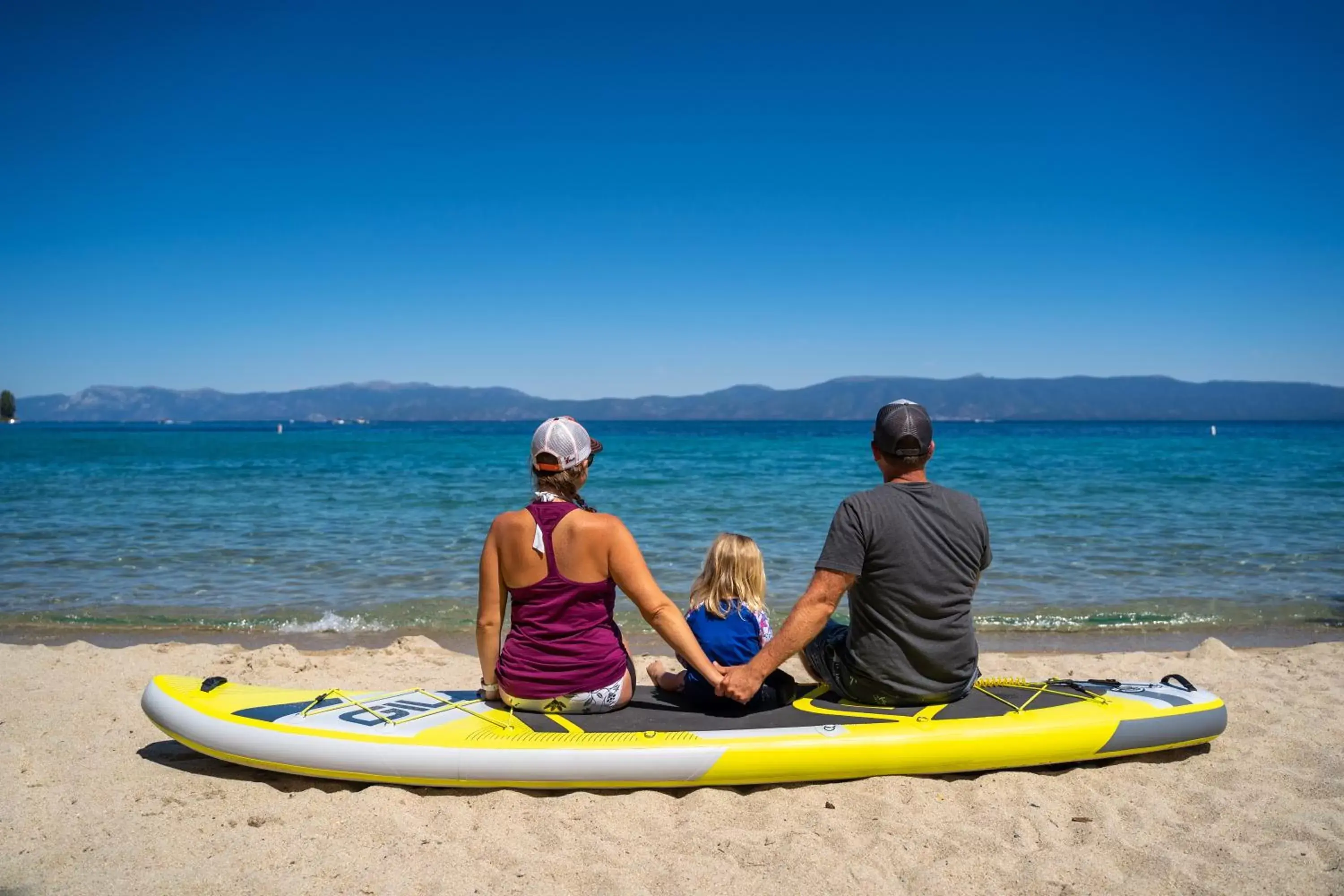 Animals, Beach in Tahoe Lakeshore Lodge & Spa