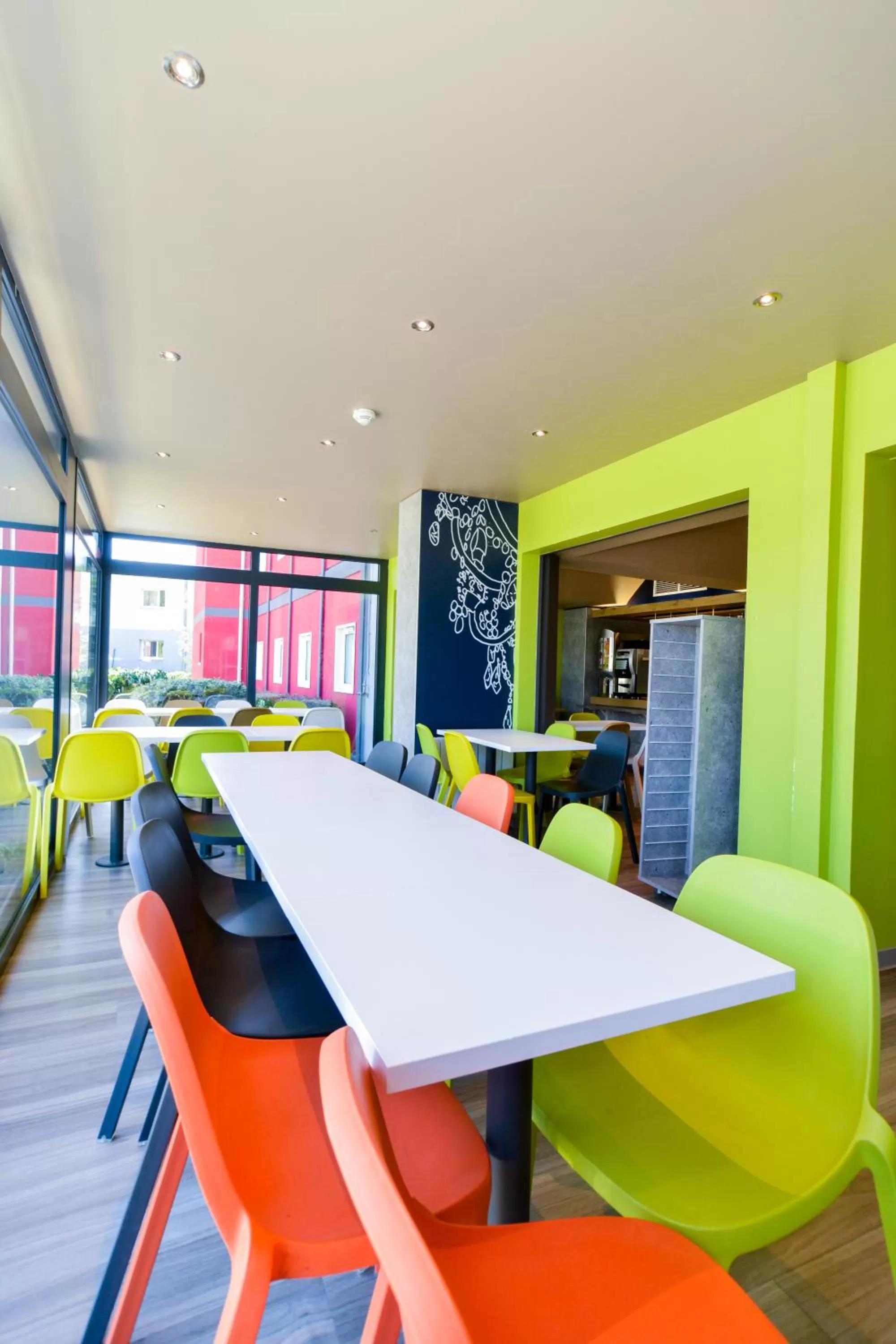 Lounge or bar in ibis budget Strasbourg La Vigie