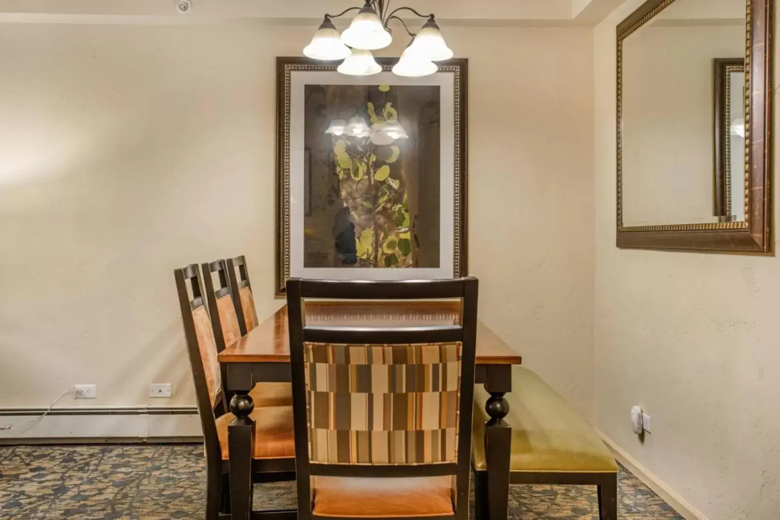 Dining Area in Bluegreen's StreamSide at Vail