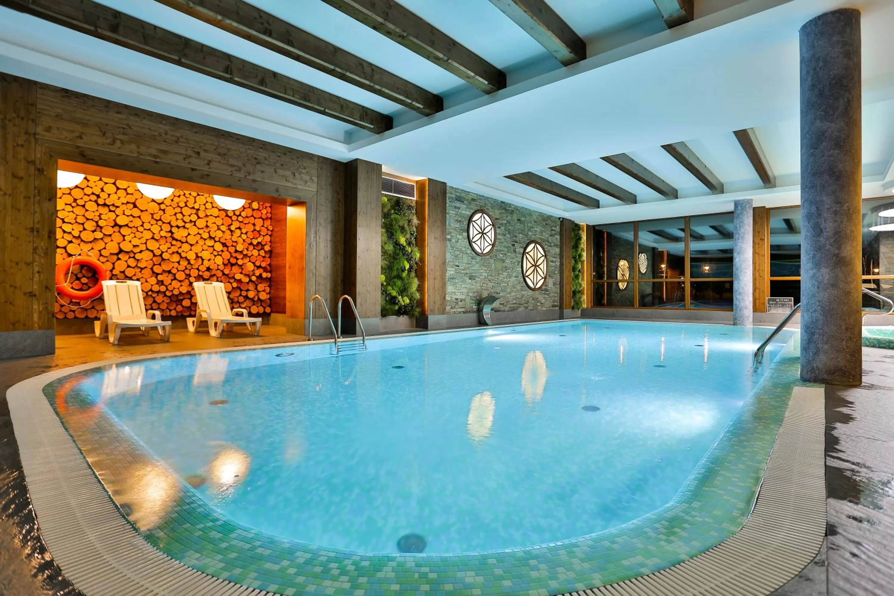 Swimming pool in Hotel&SPA Jawor
