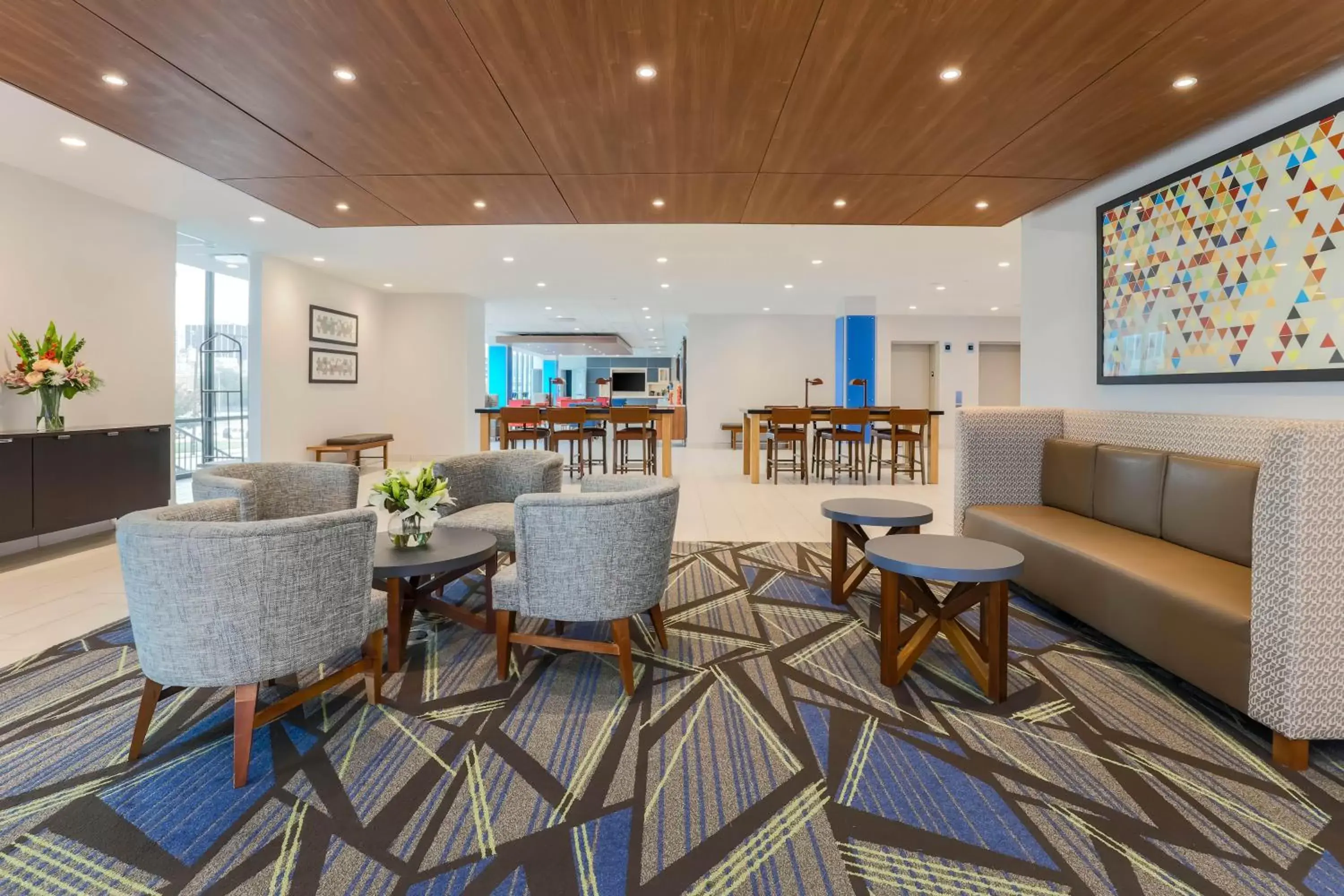 Property building, Lounge/Bar in Holiday Inn Express Hotel & Suites Fort Worth Downtown, an IHG Hotel
