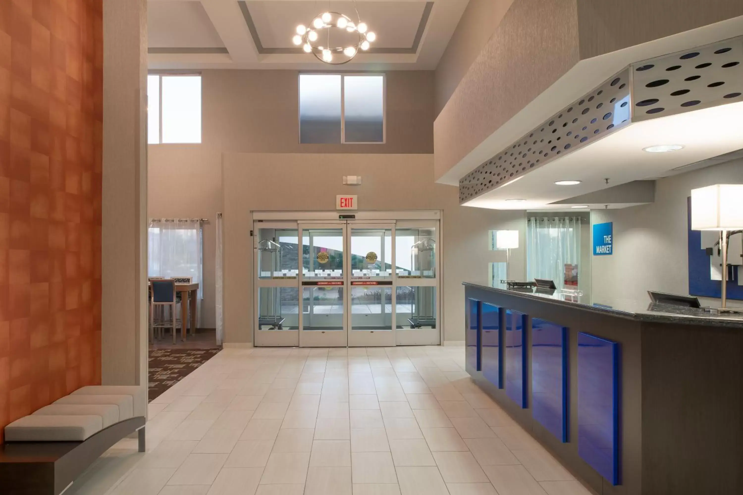 Lobby or reception in Holiday Inn Express Rocklin - Galleria Area, an IHG Hotel