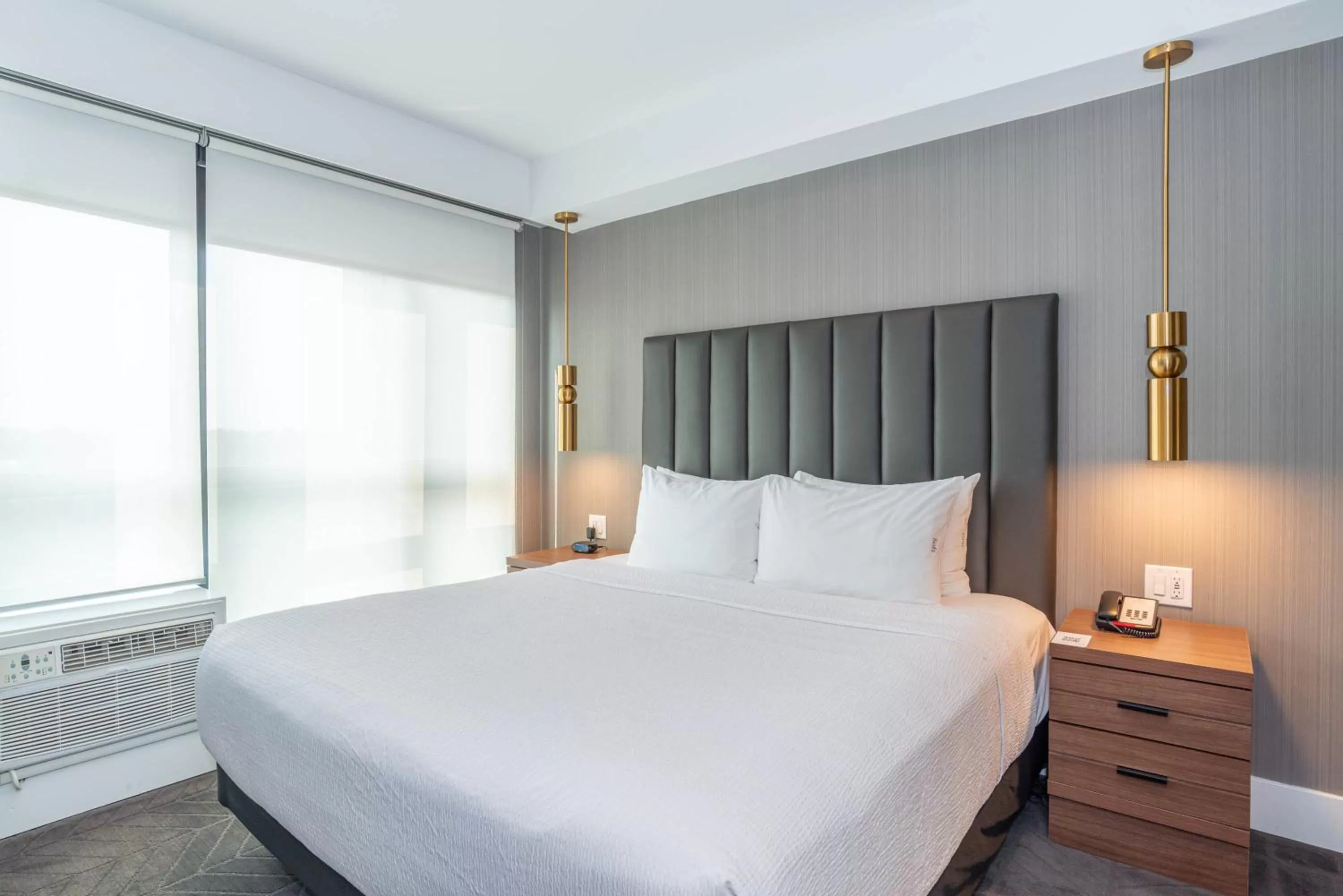 Photo of the whole room, Bed in Sandman Signature Sherwood Park Hotel