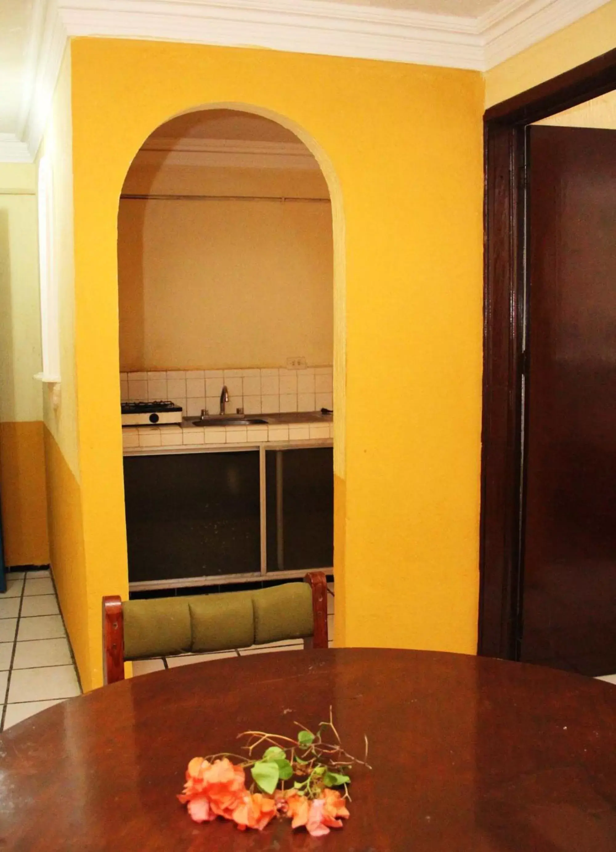 Decorative detail, Dining Area in Hotel Suites Elia Noemi