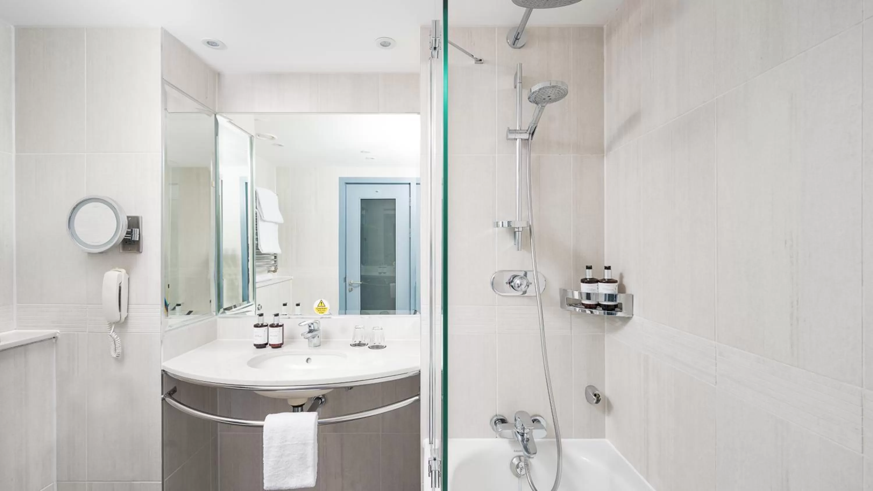 Junior King Suite in voco St. David's Cardiff, an IHG Hotel