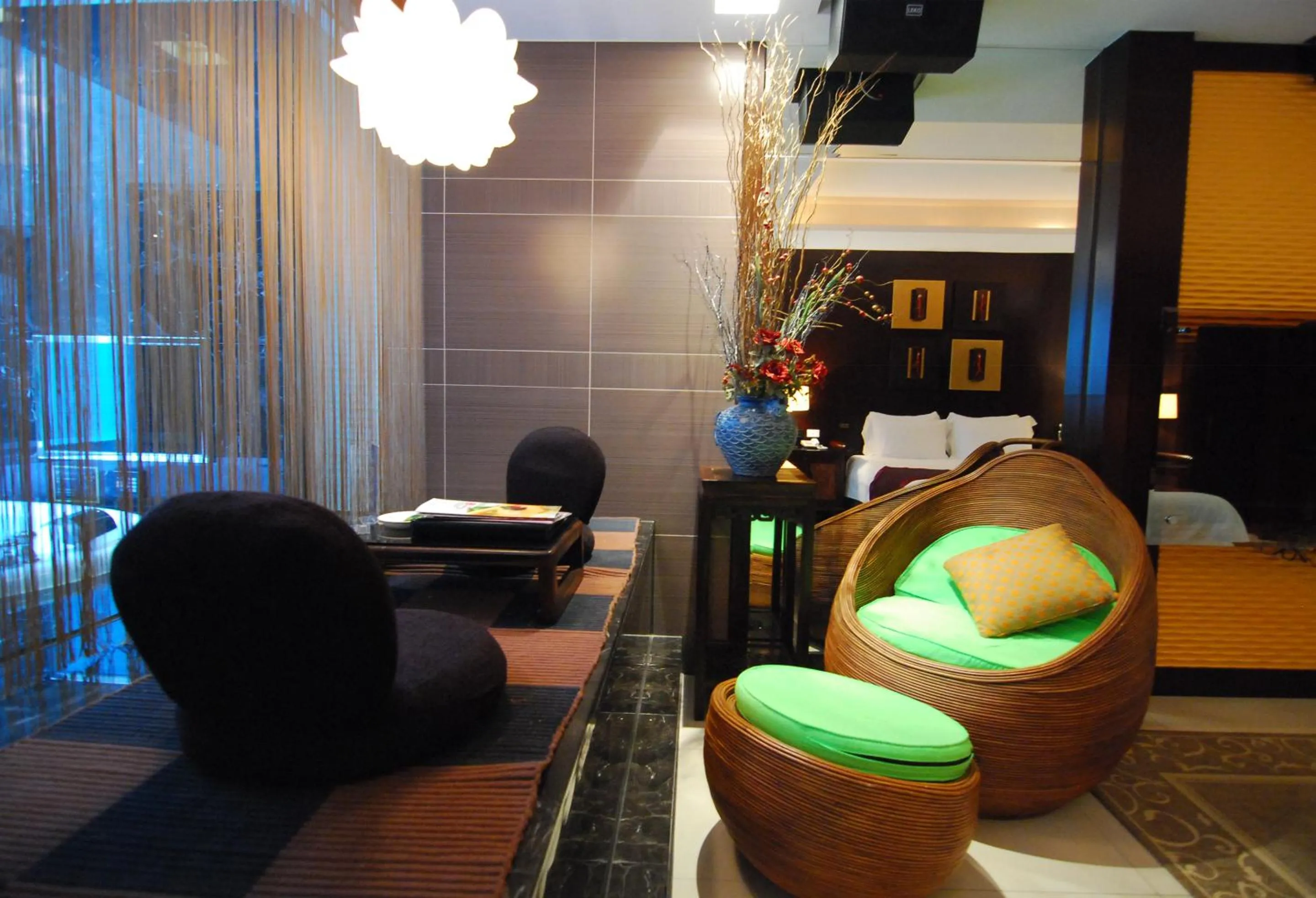 Decorative detail in Yes Motel