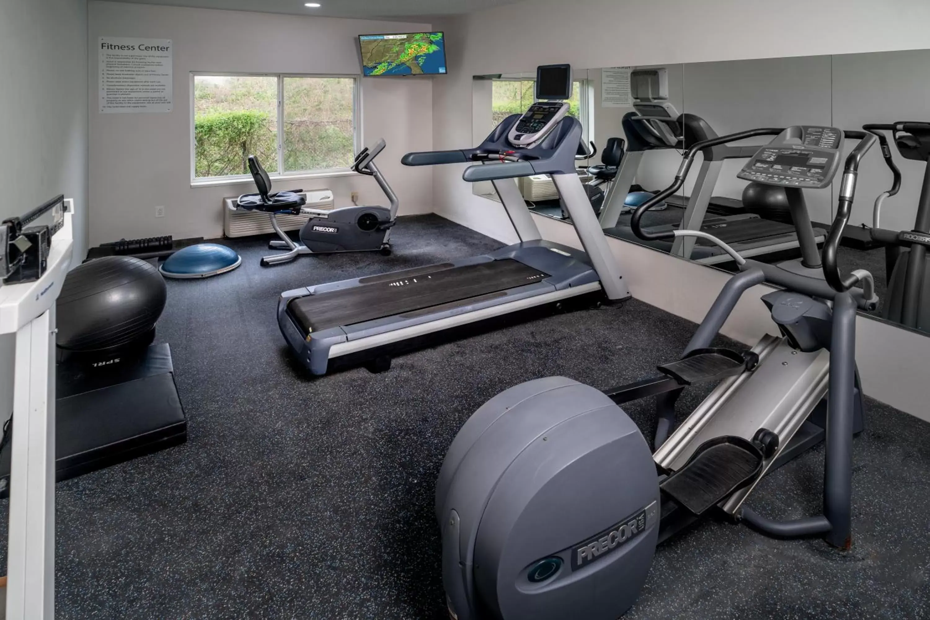 Fitness centre/facilities in Holiday Inn Express - Charleston/Kanawha City by IHG Fitness centre/facilities in Holiday Inn Express - Charleston/Kanawha City by IHG