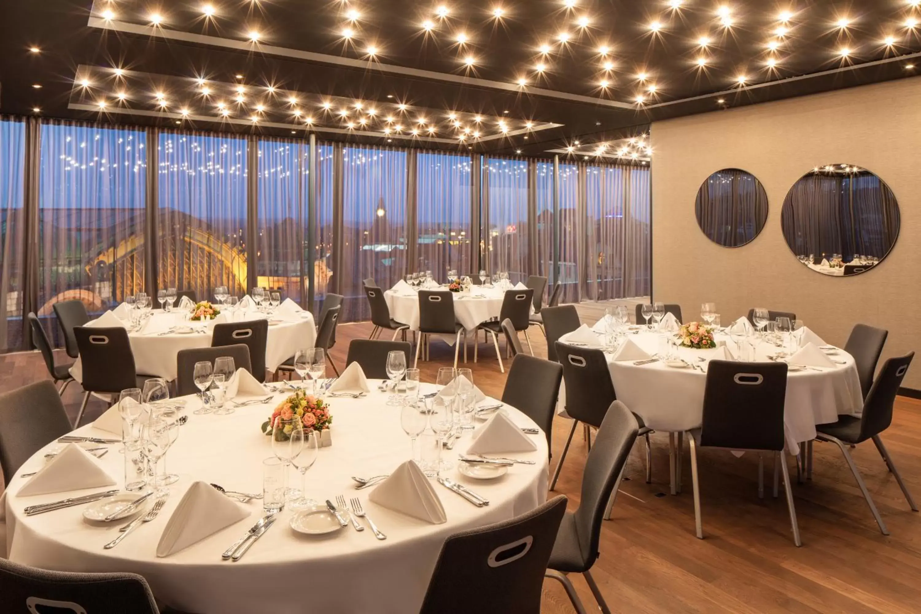 Banquet/Function facilities, Restaurant/Places to Eat in Hotel Victoria