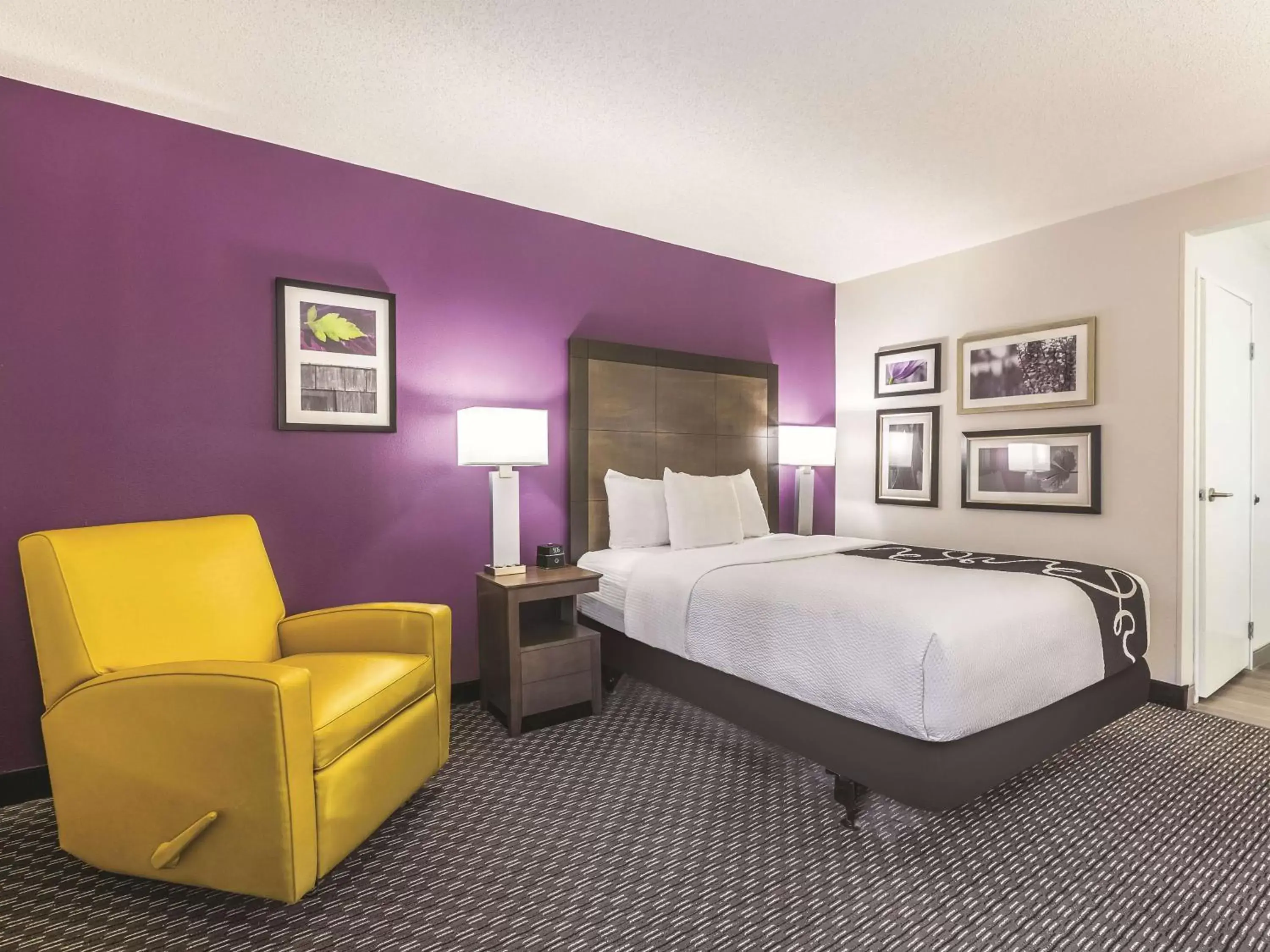 Photo of the whole room, Bed in La Quinta by Wyndham Atlanta Midtown - Buckhead