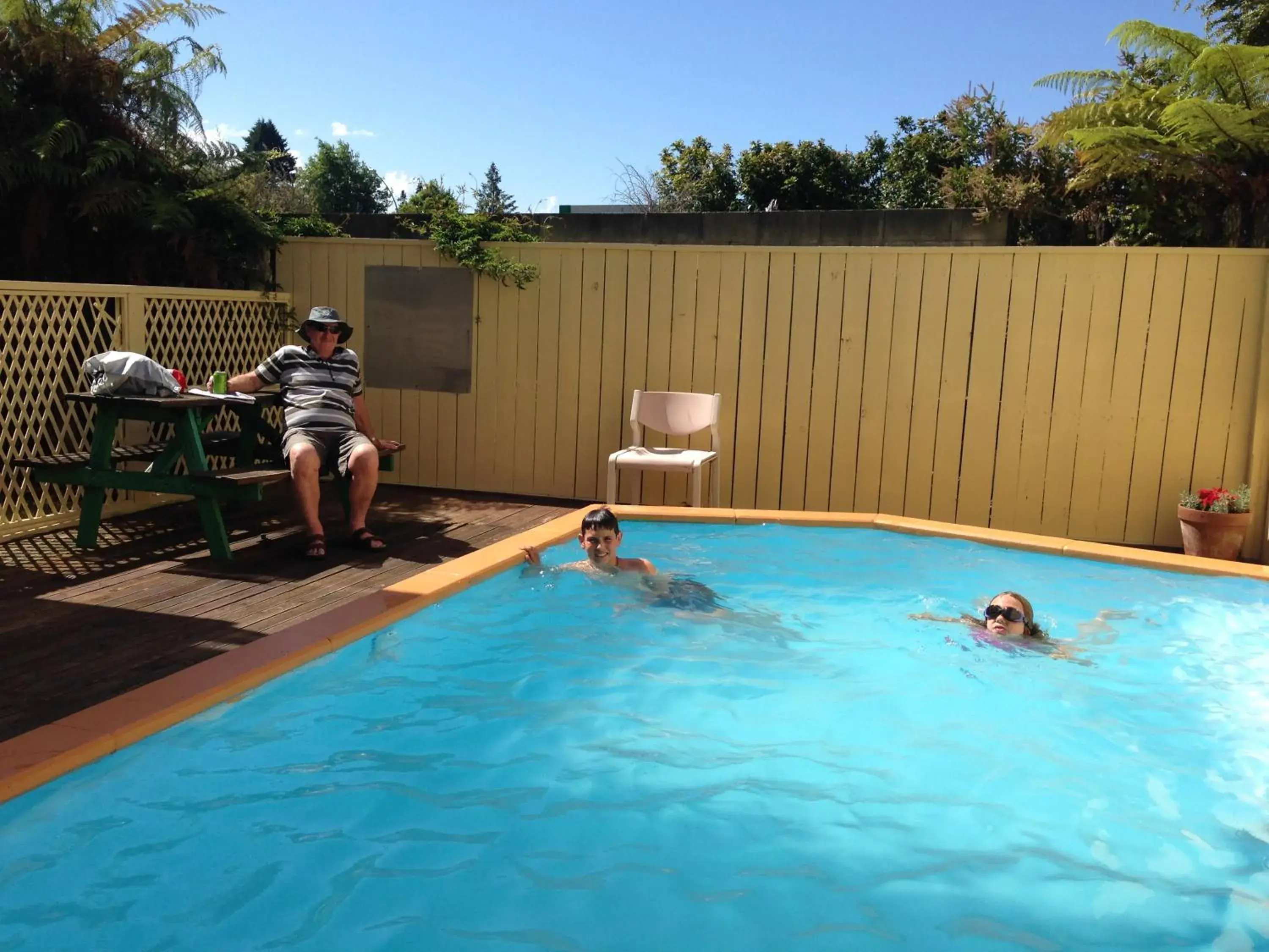 Swimming Pool in Greenview Motel