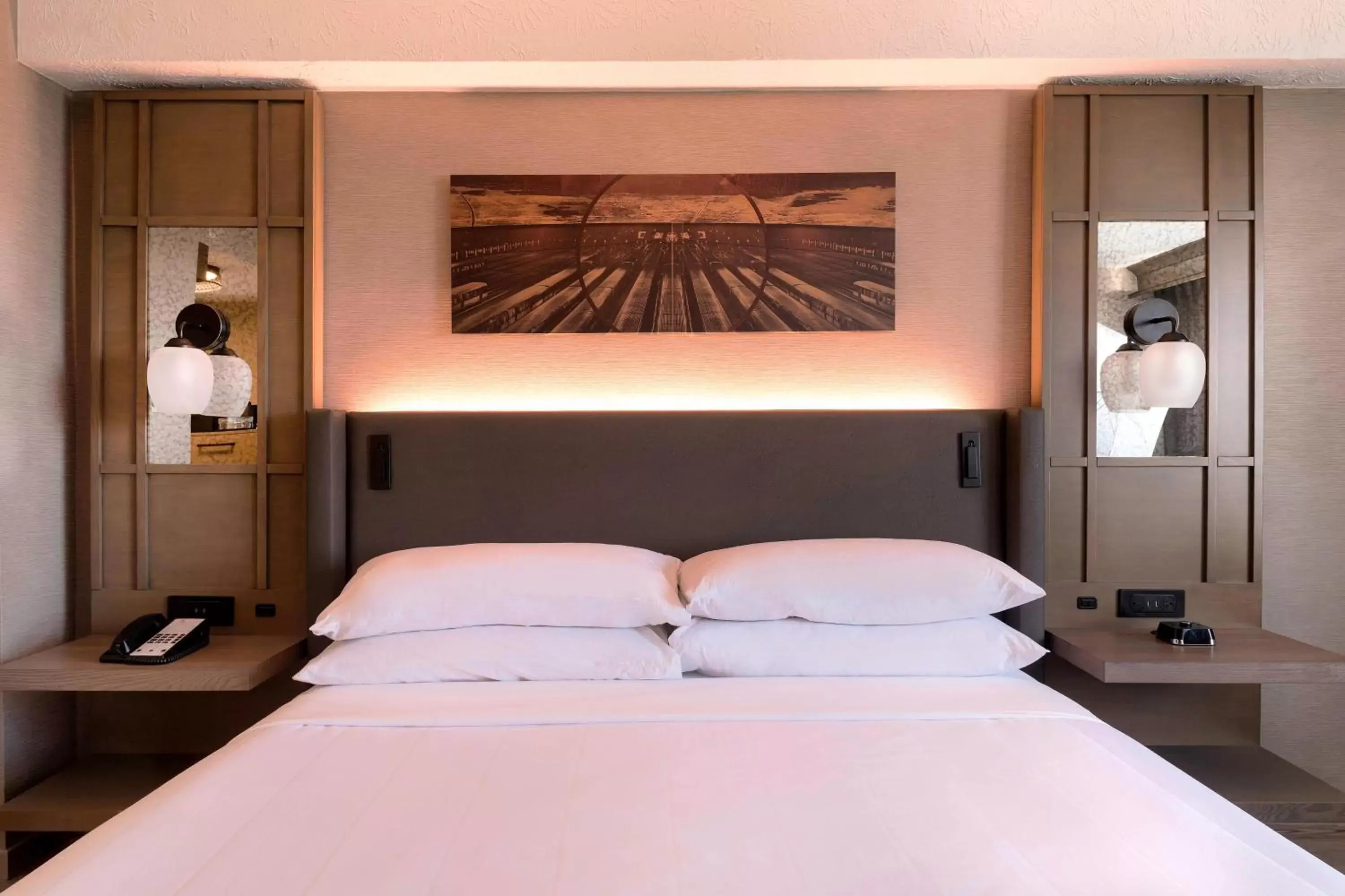 Bedroom, Bed in Atlanta Marriott Northeast/Emory Area