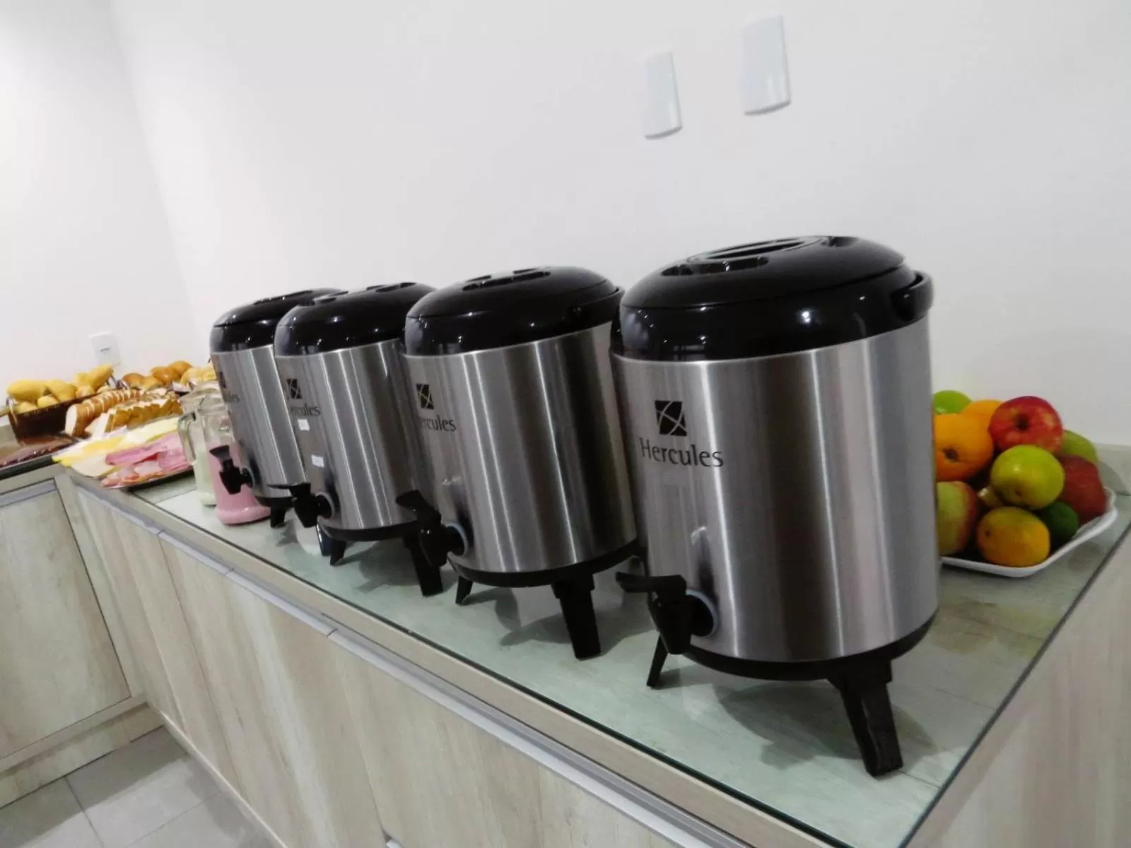 Buffet breakfast in Pousada Vó Dena