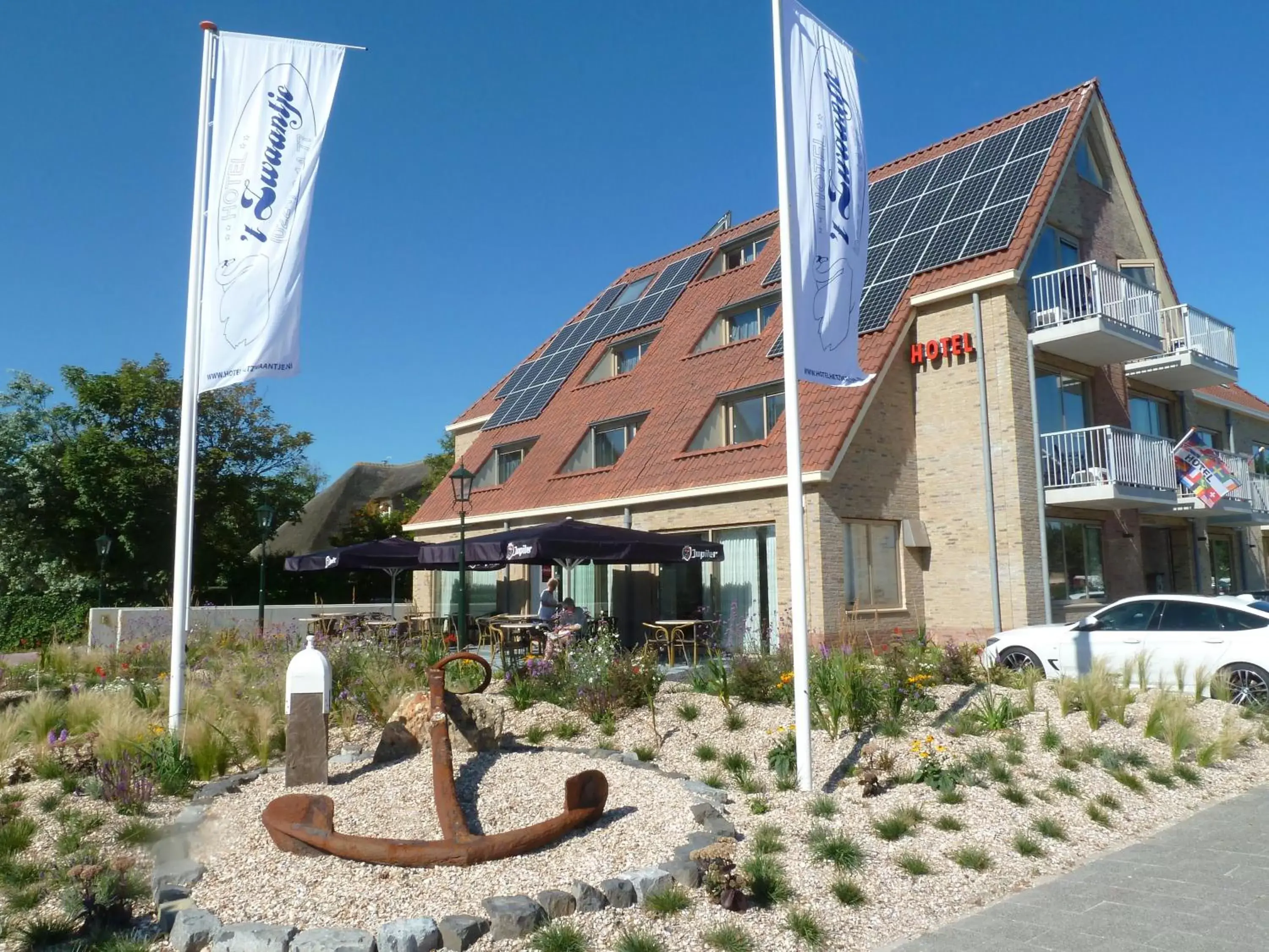 Facade/entrance, Property Building in Hotel het Zwaantje