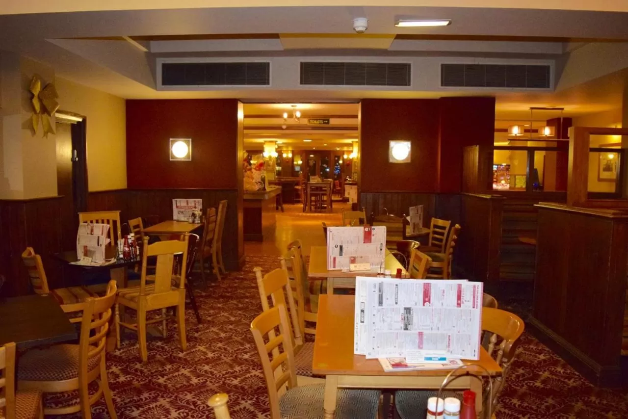 Restaurant/Places to Eat in The Golden Acorn Wetherspoon