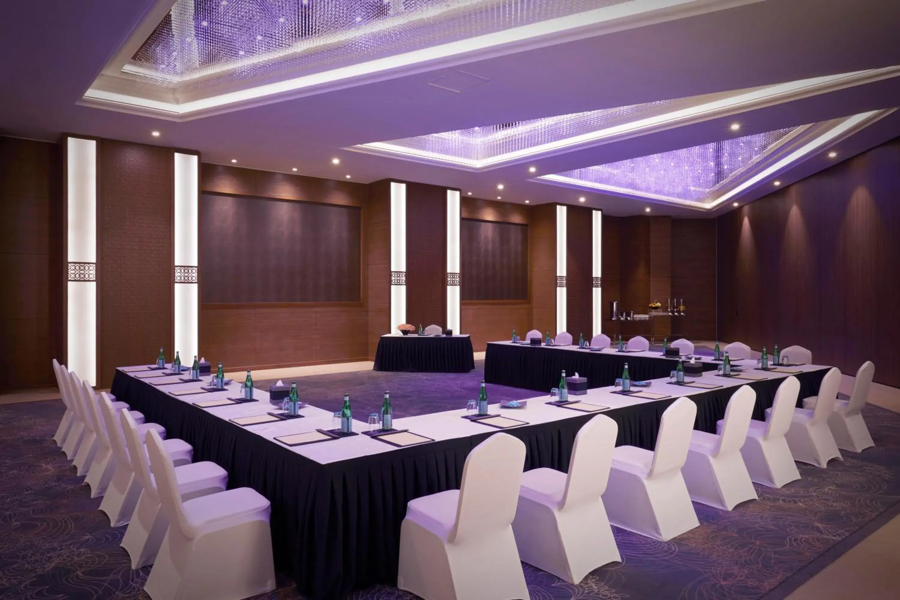 Business facilities in Royal Tulip Muscat