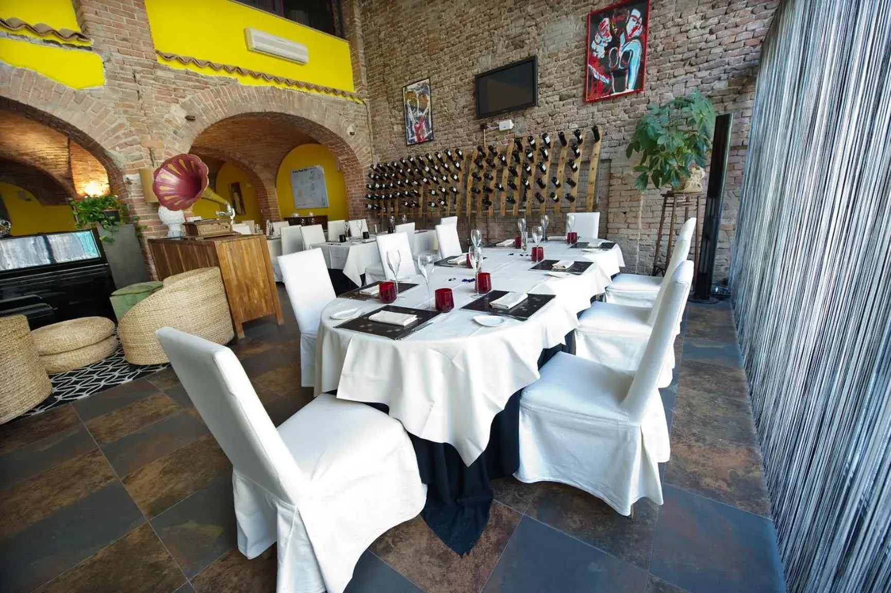Restaurant/Places to Eat in Albergo Cavallino