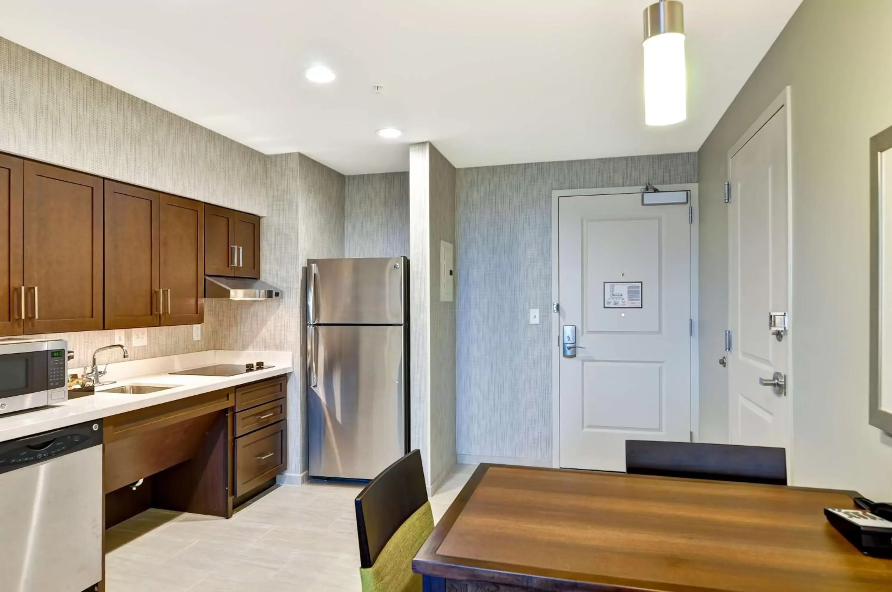 Kitchen or kitchenette, Kitchen/Kitchenette in Homewood Suites By Hilton Schenectady