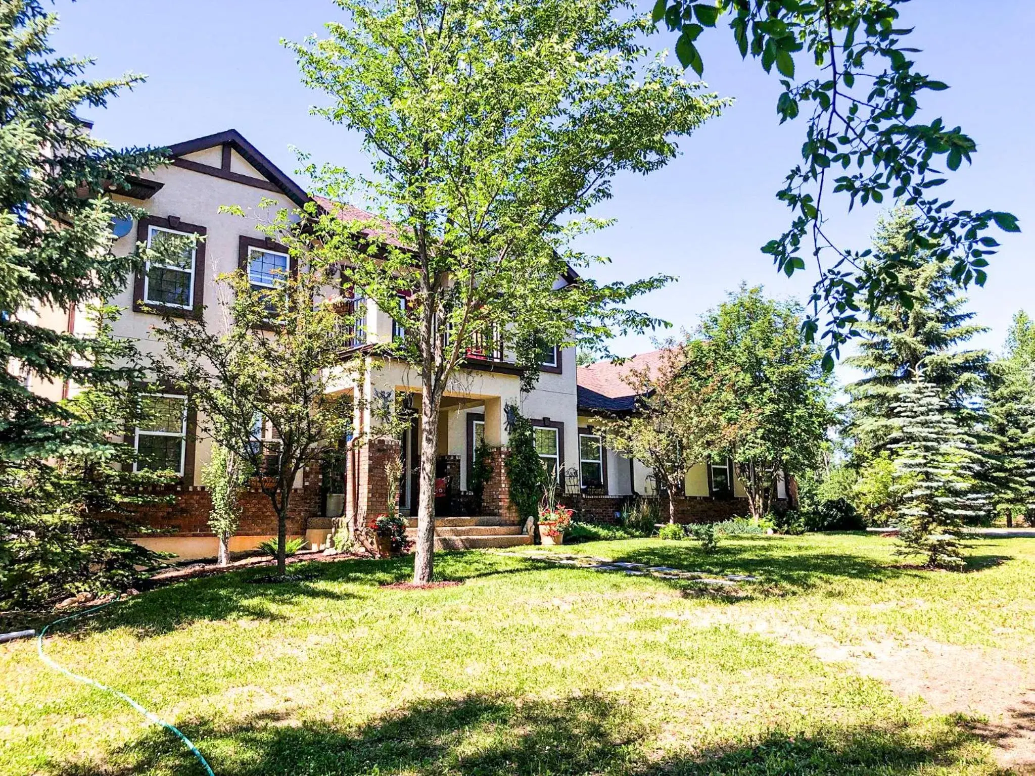 Property Building in Wolf Creek Bed and Breakfast