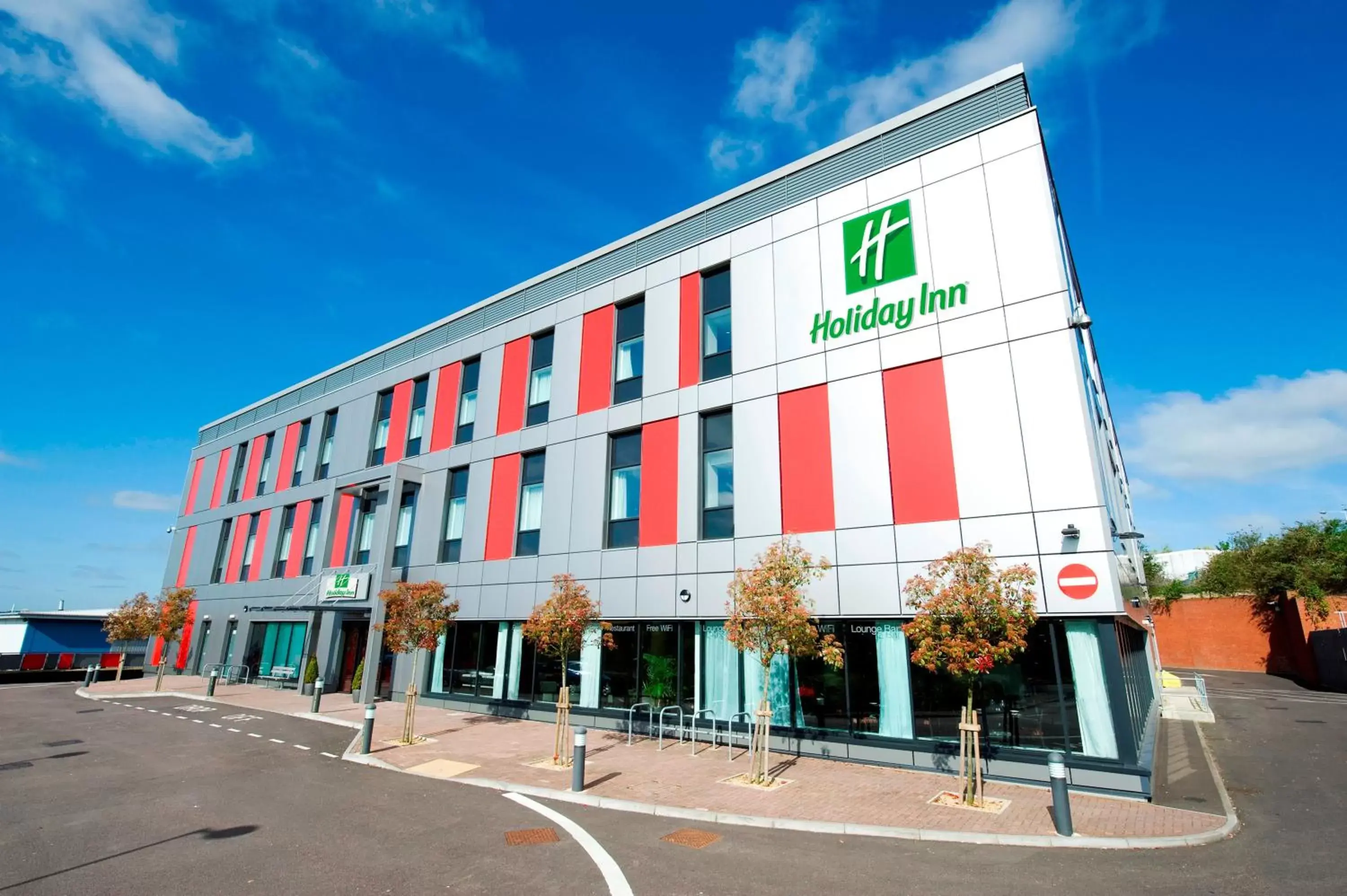 Property building in Holiday Inn London Luton Airport, an IHG Hotel